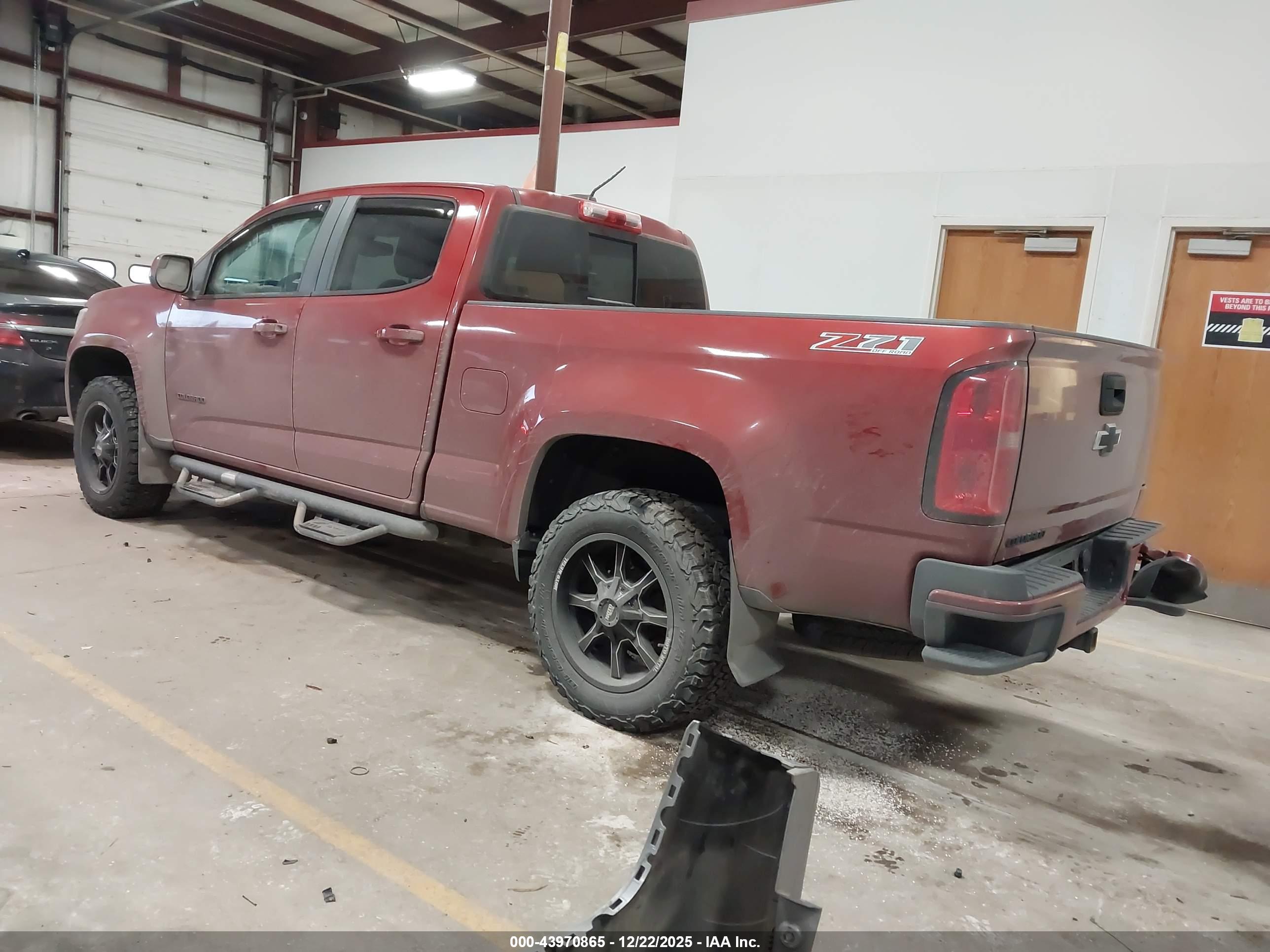 CHEVROLET COLORADO image 3