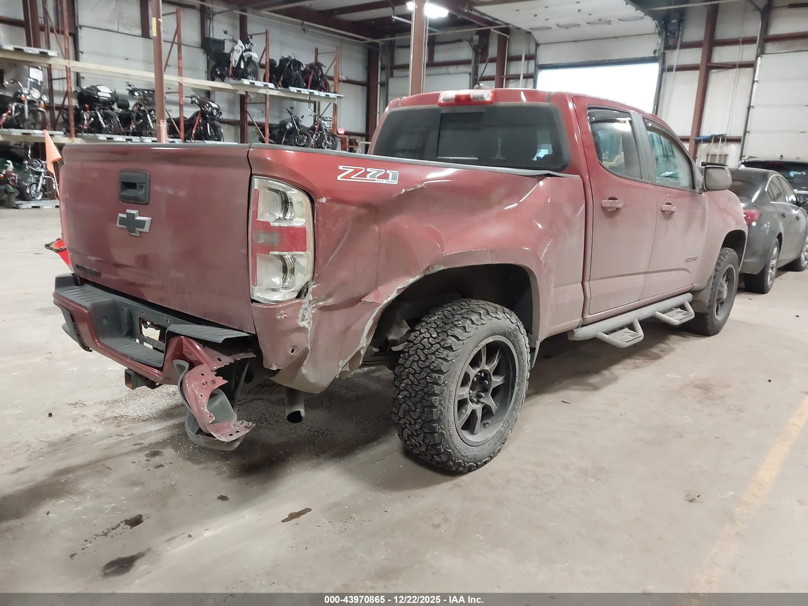 CHEVROLET COLORADO image 4