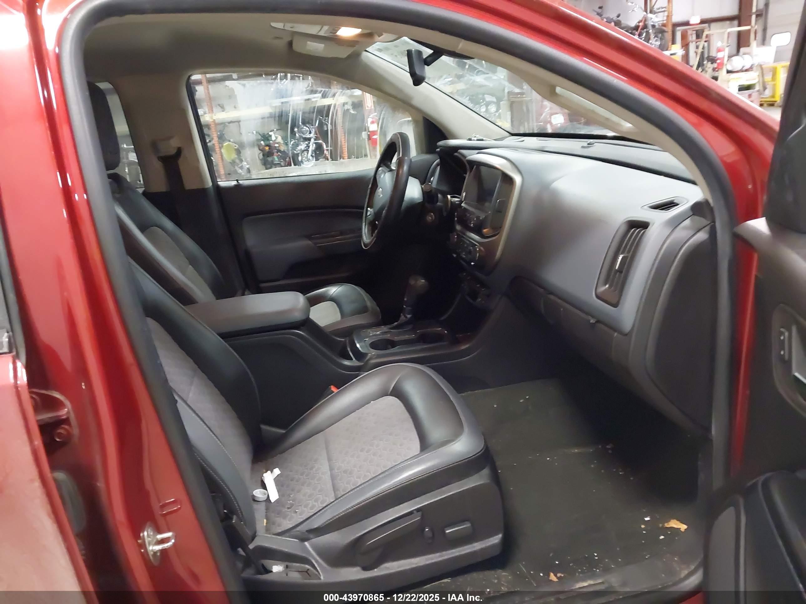 CHEVROLET COLORADO image 5