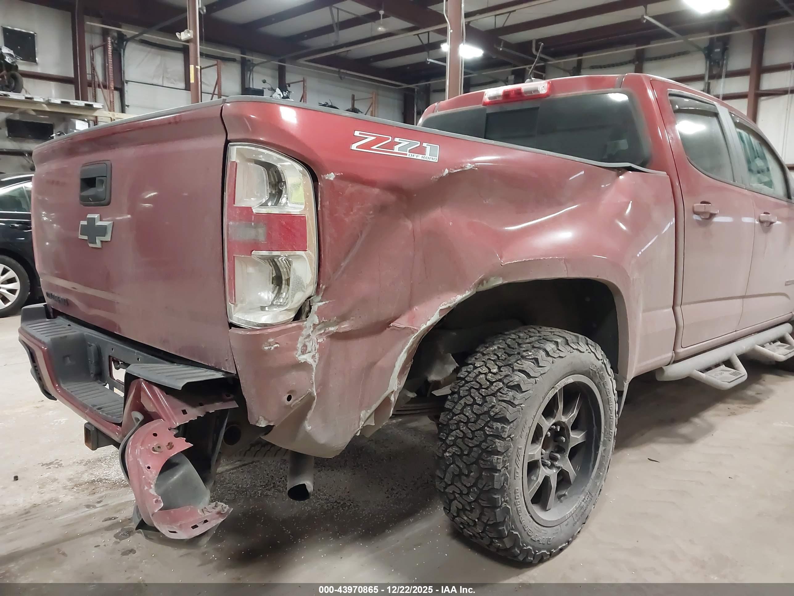 CHEVROLET COLORADO image 6