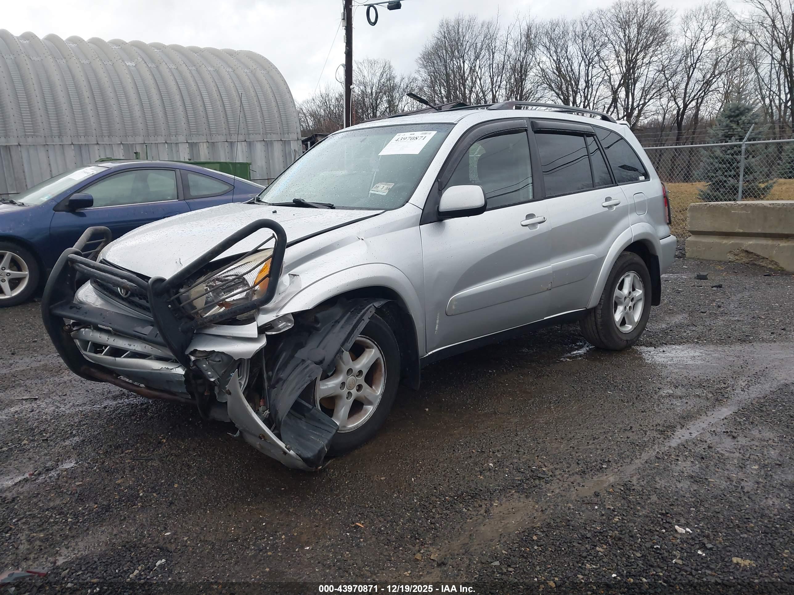 TOYOTA RAV4 image 2