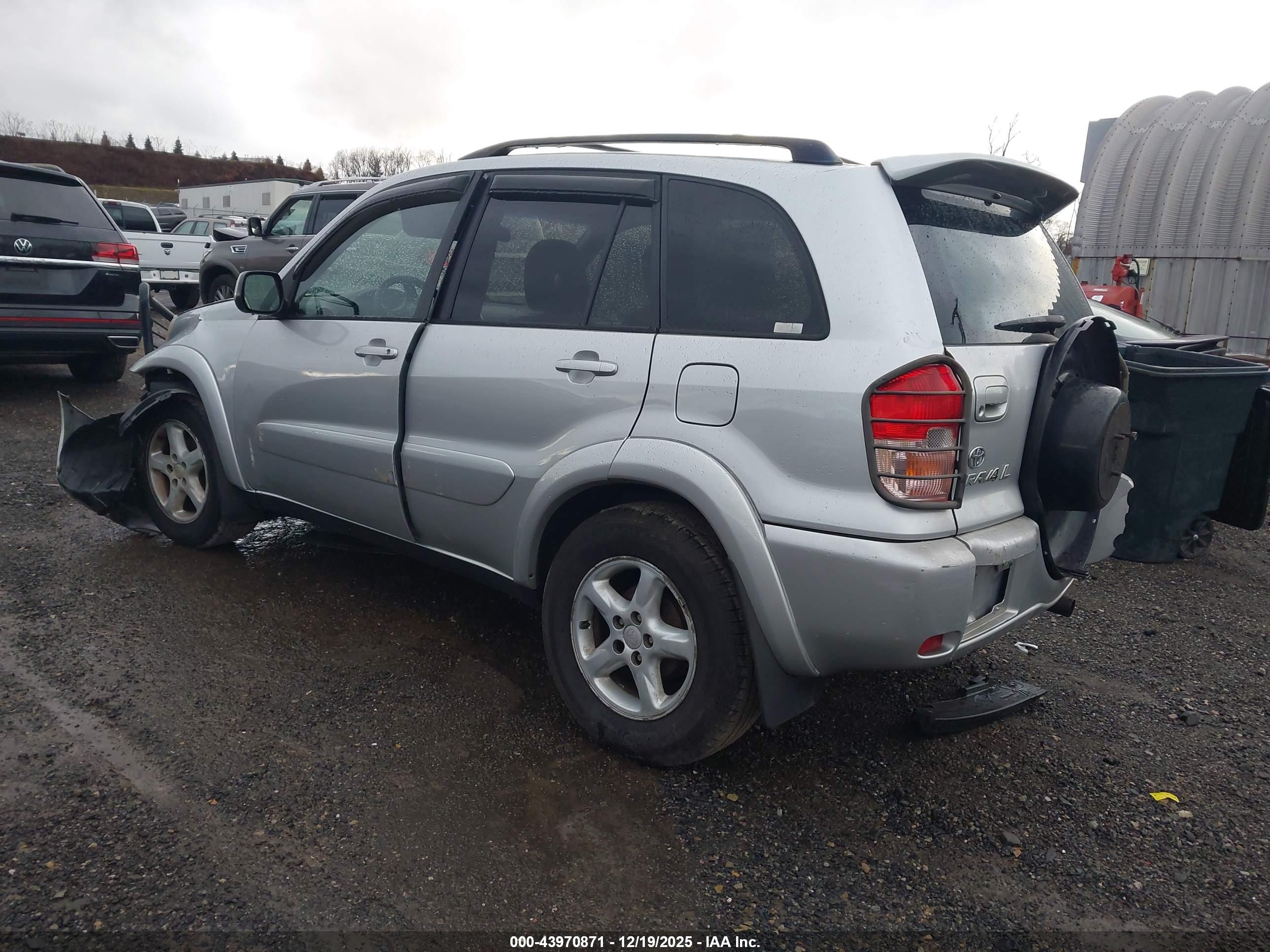 TOYOTA RAV4 image 3