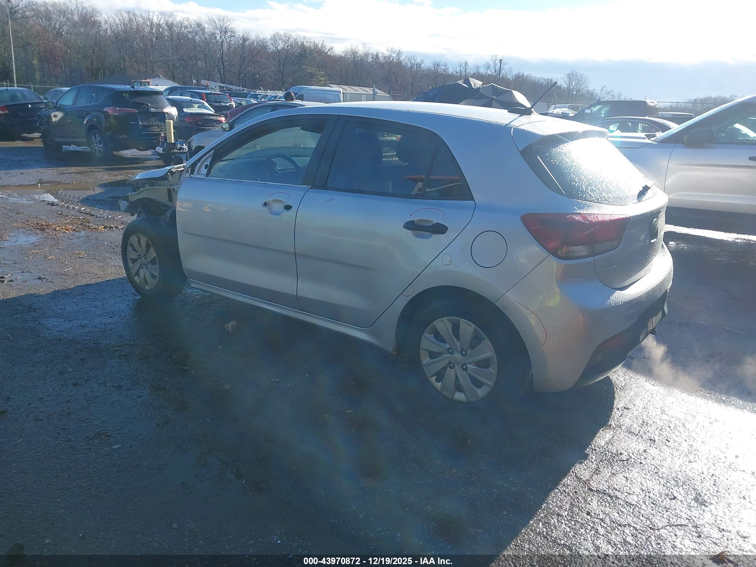KIA RIO image 3