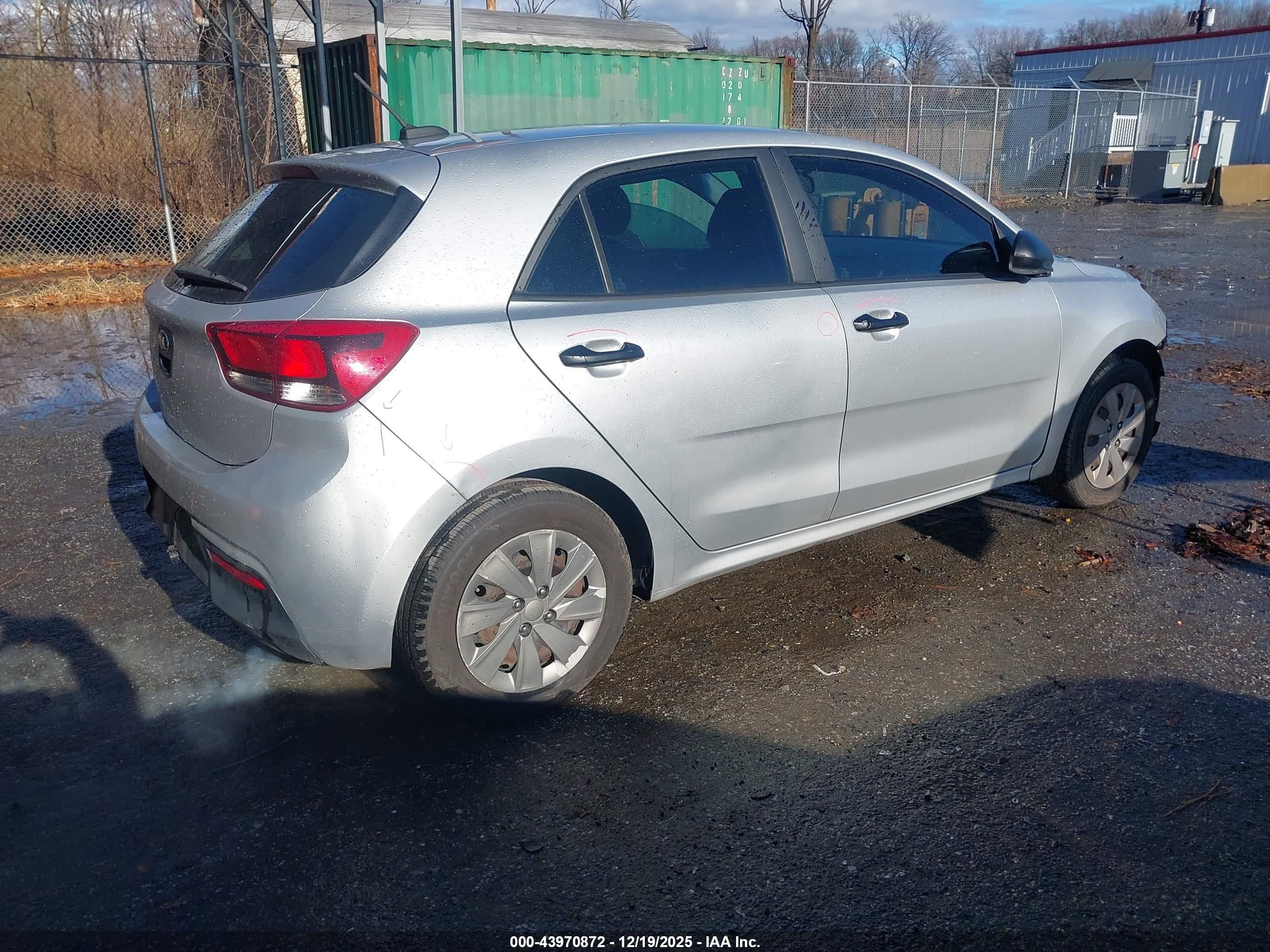 KIA RIO image 4