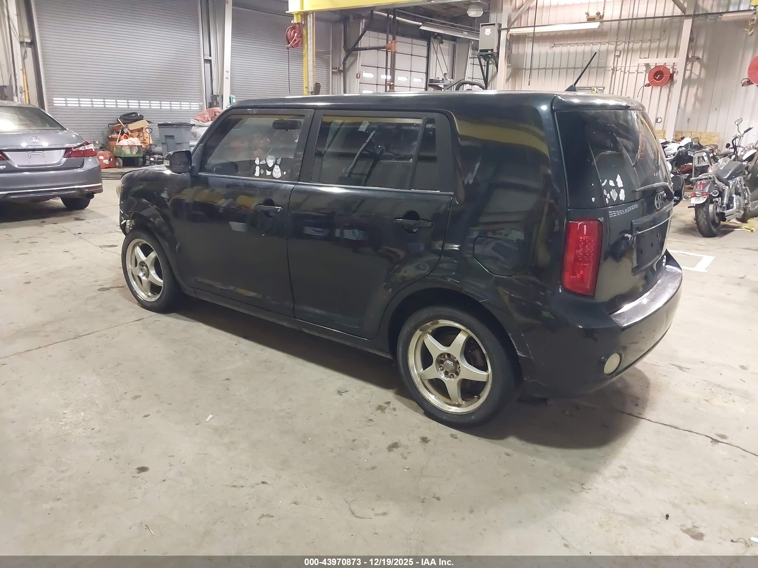 SCION XB image 3
