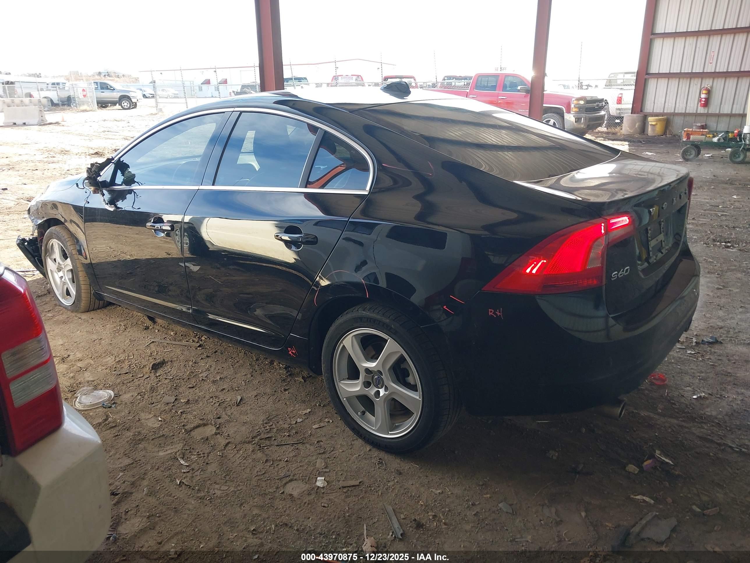 VOLVO S60 image 3