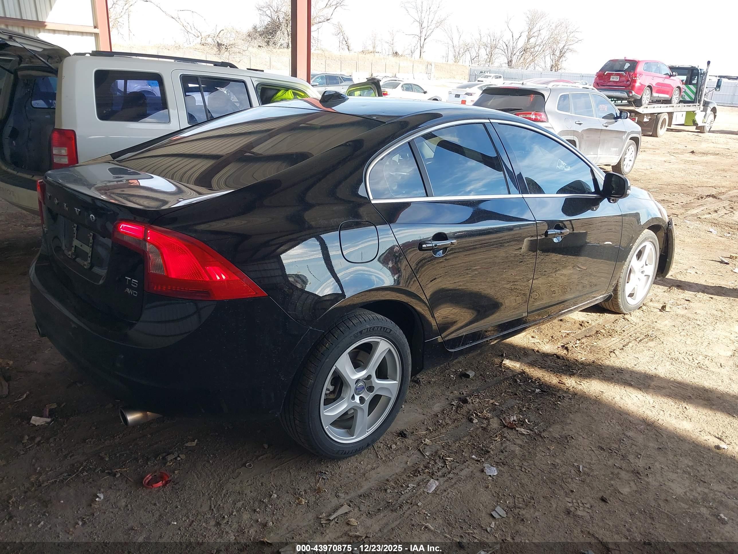 VOLVO S60 image 4