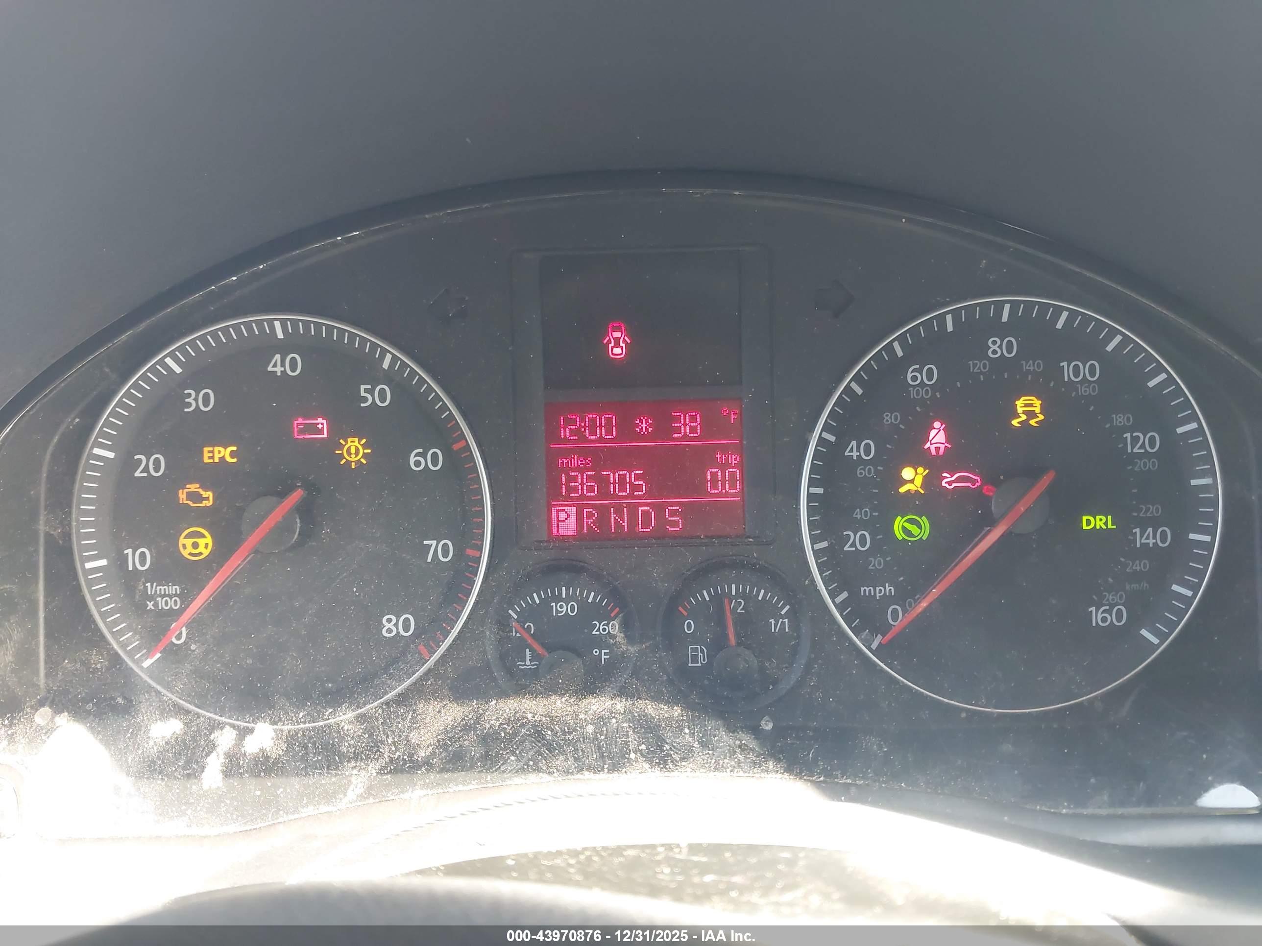 VOLKSWAGEN JETTA image 7