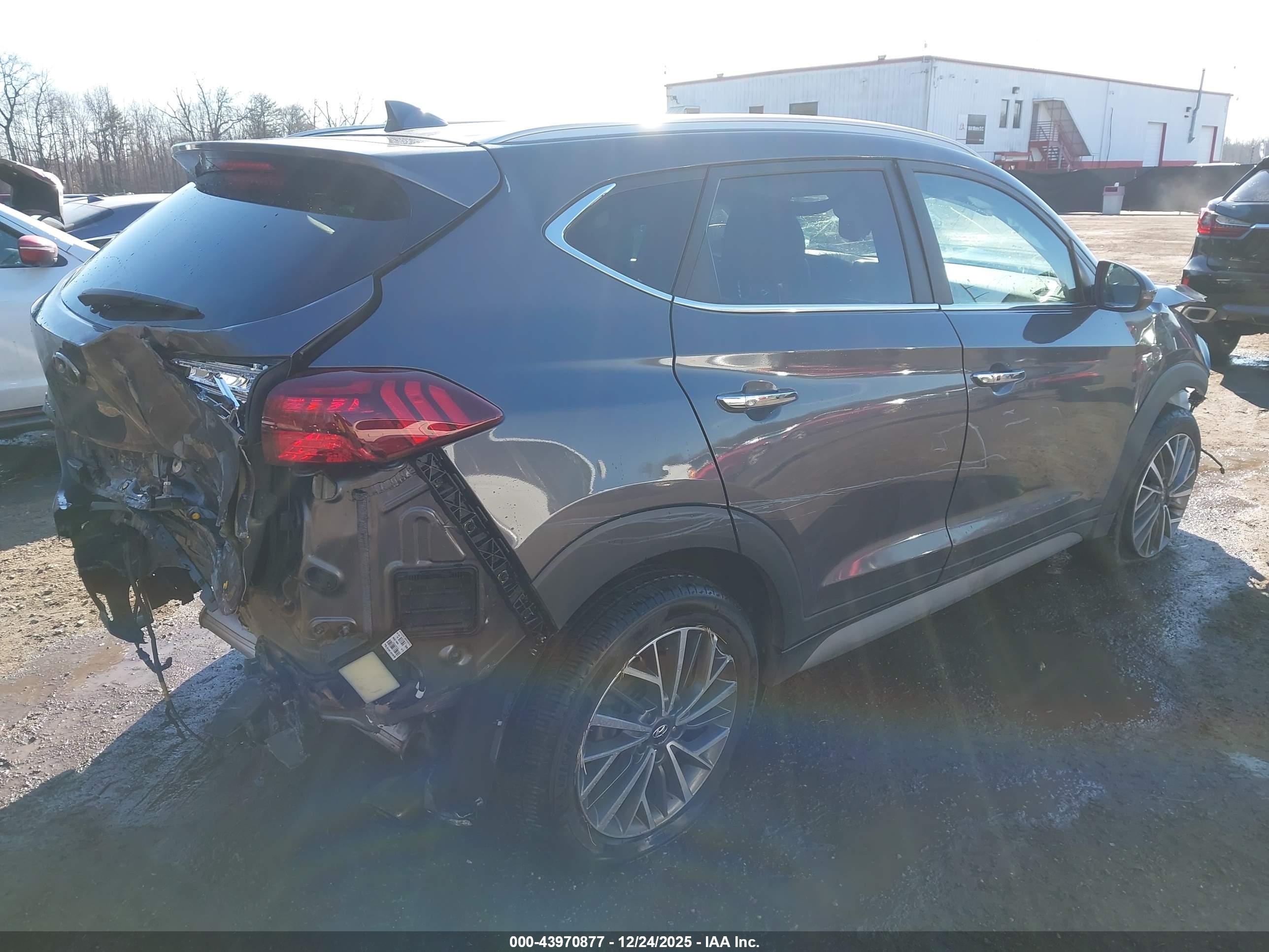 HYUNDAI TUCSON image 4