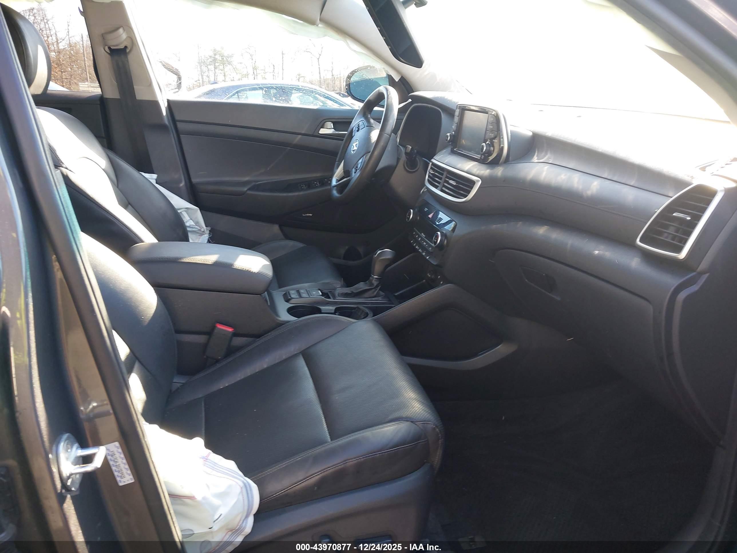 HYUNDAI TUCSON image 5