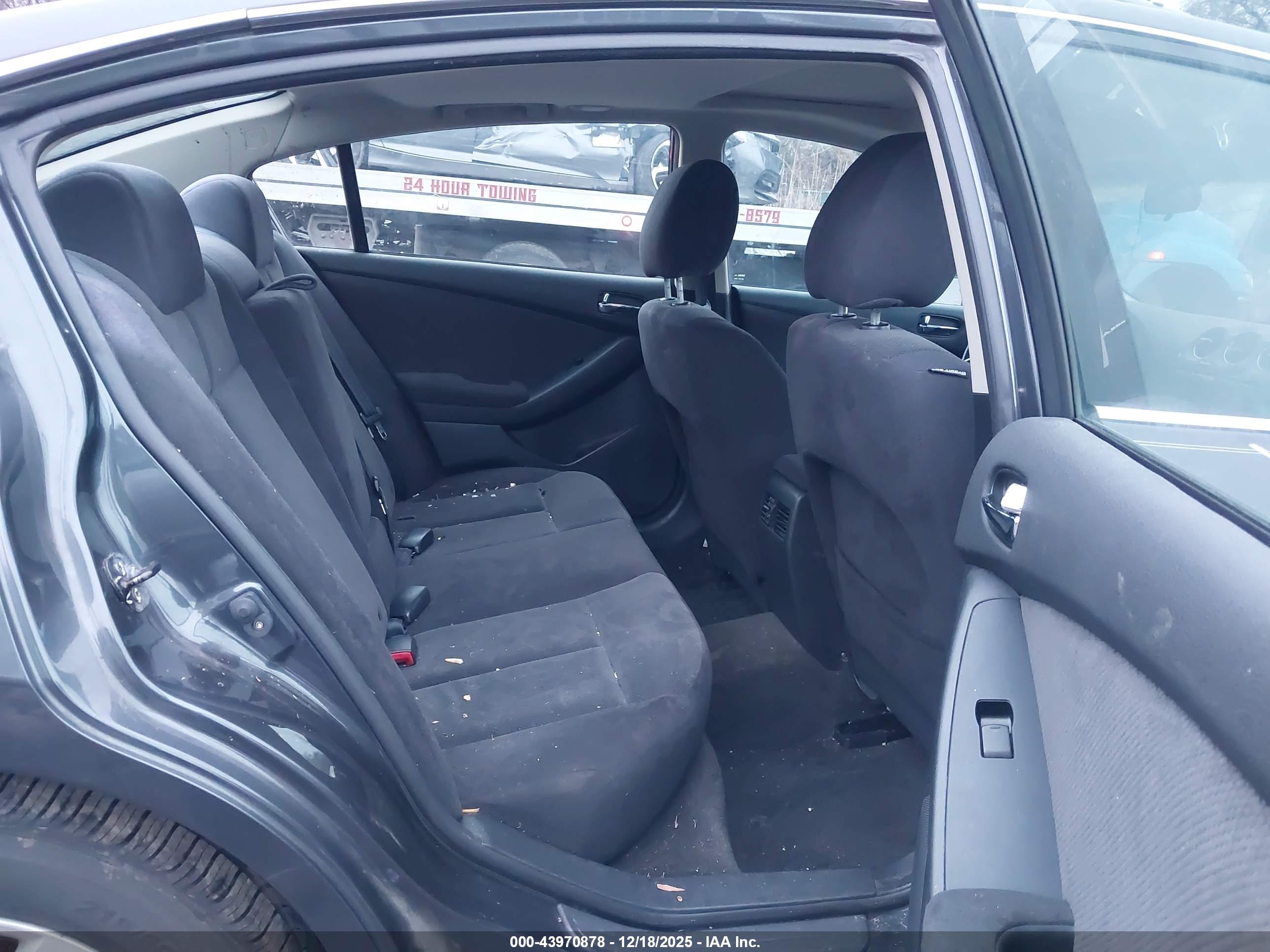 NISSAN ALTIMA image 8