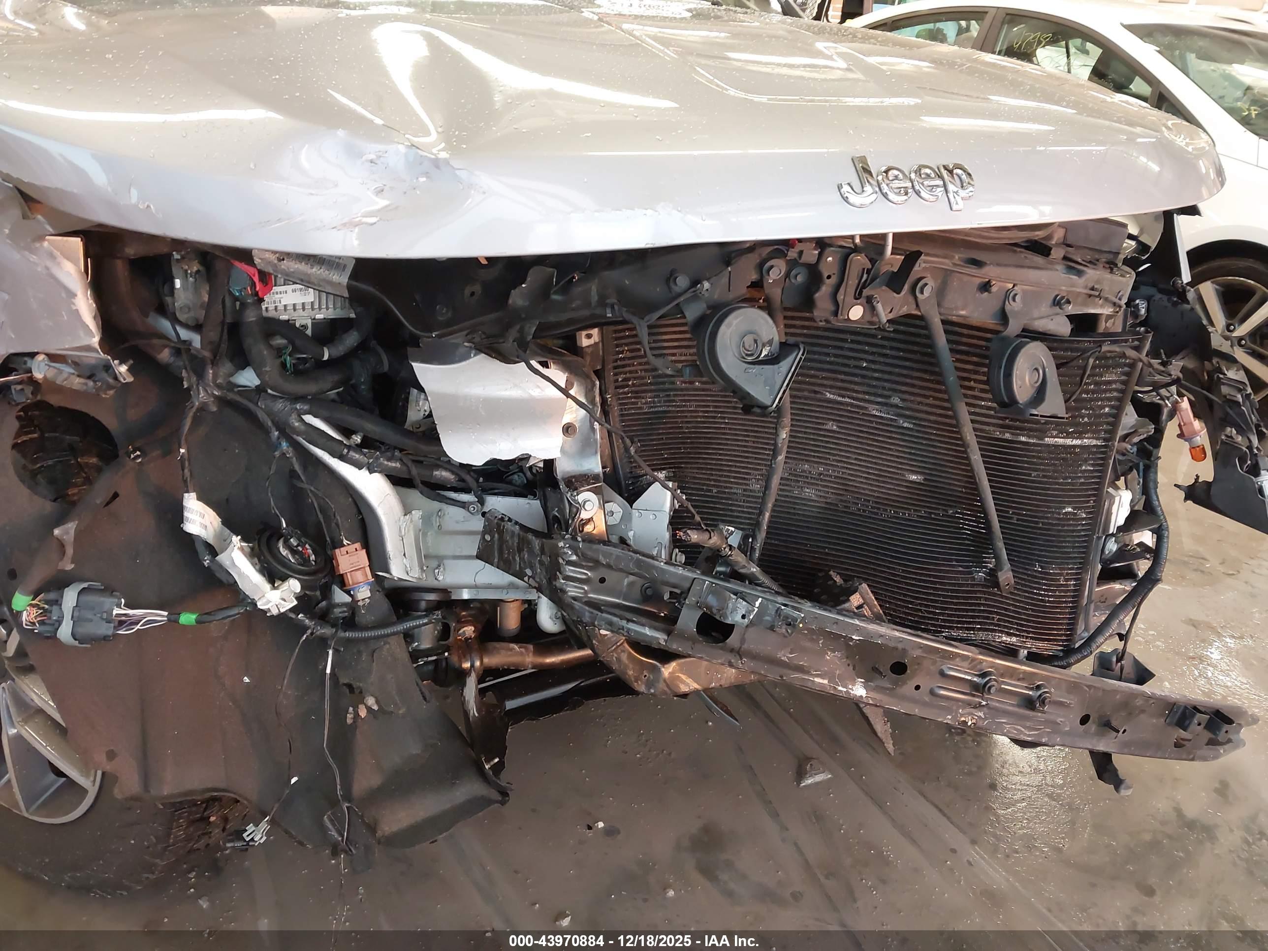 JEEP GRAND image 6