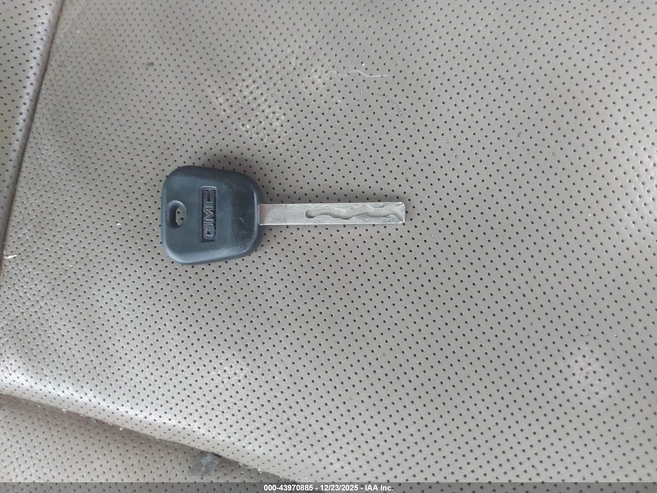 GMC SIERRA image 11