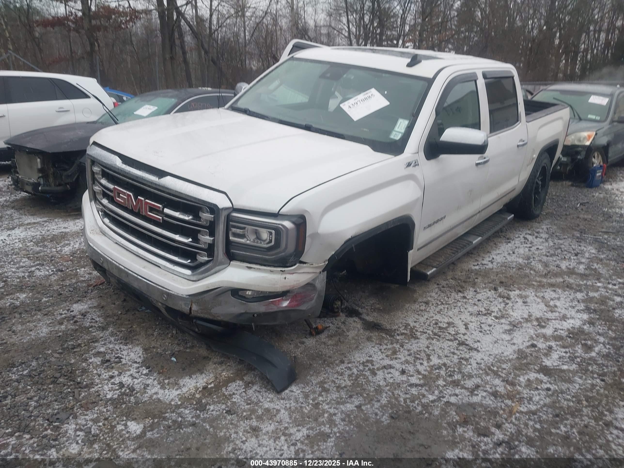 GMC SIERRA image 2