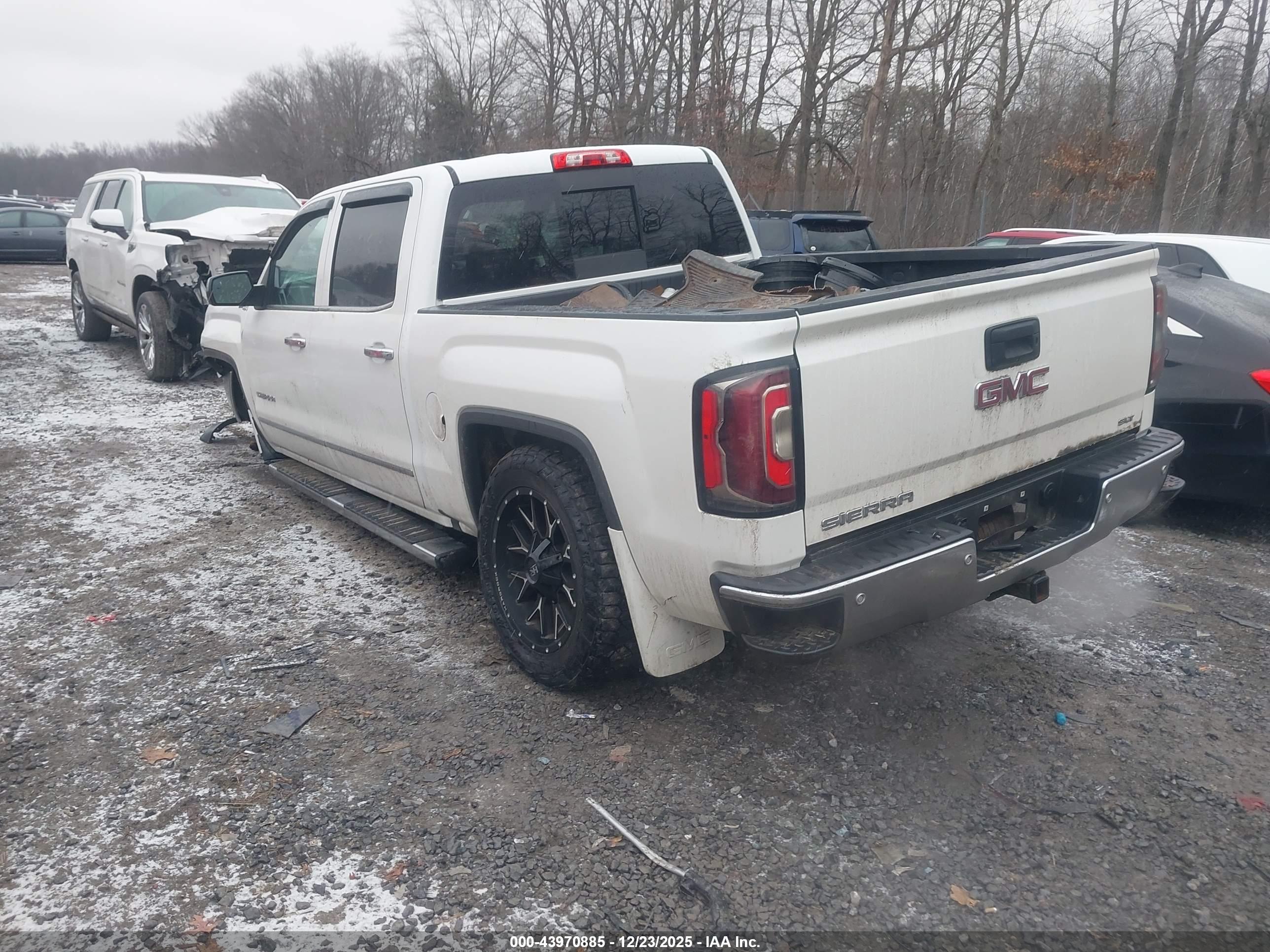 GMC SIERRA image 3