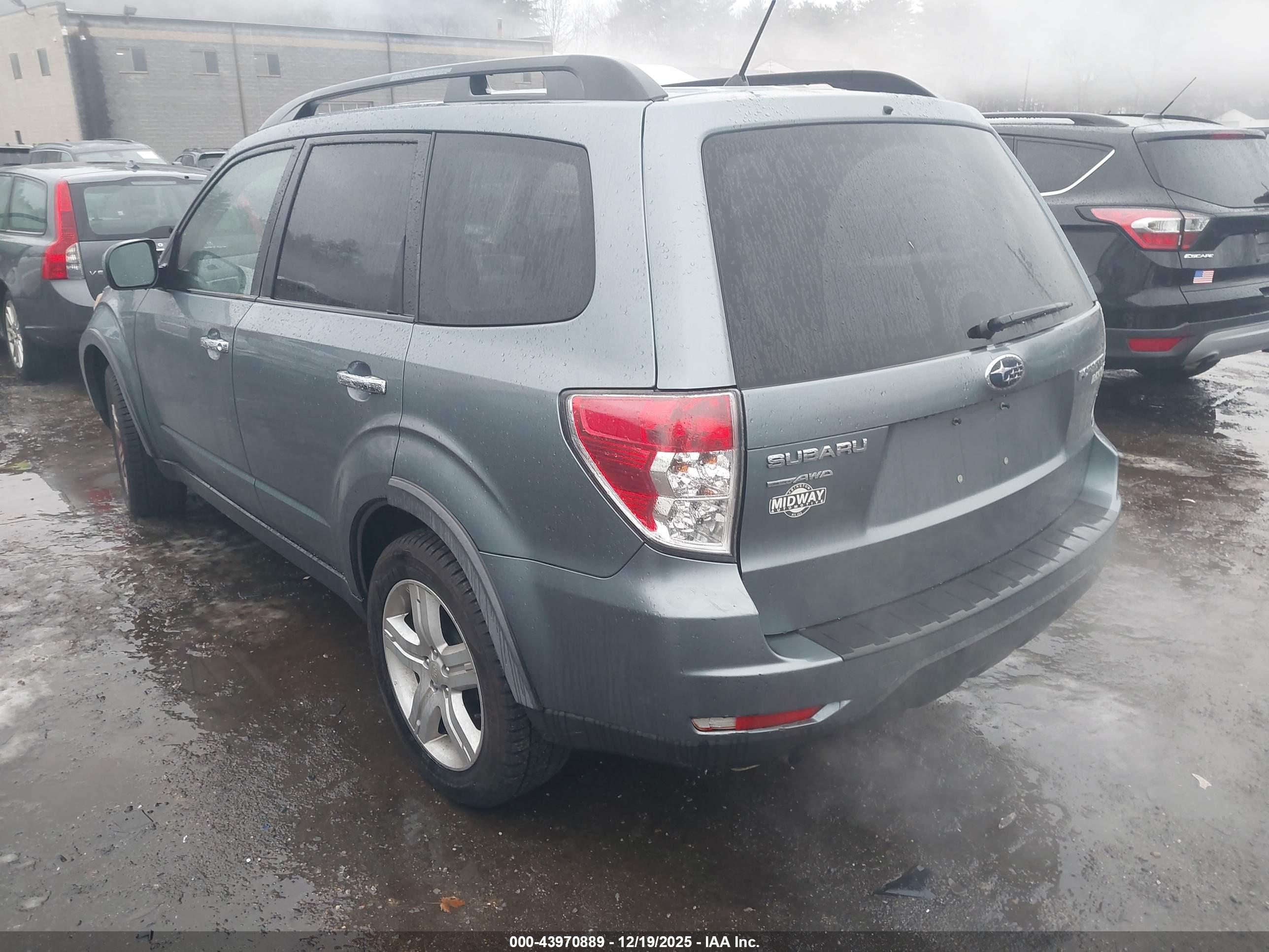 SUBARU FORESTER image 3