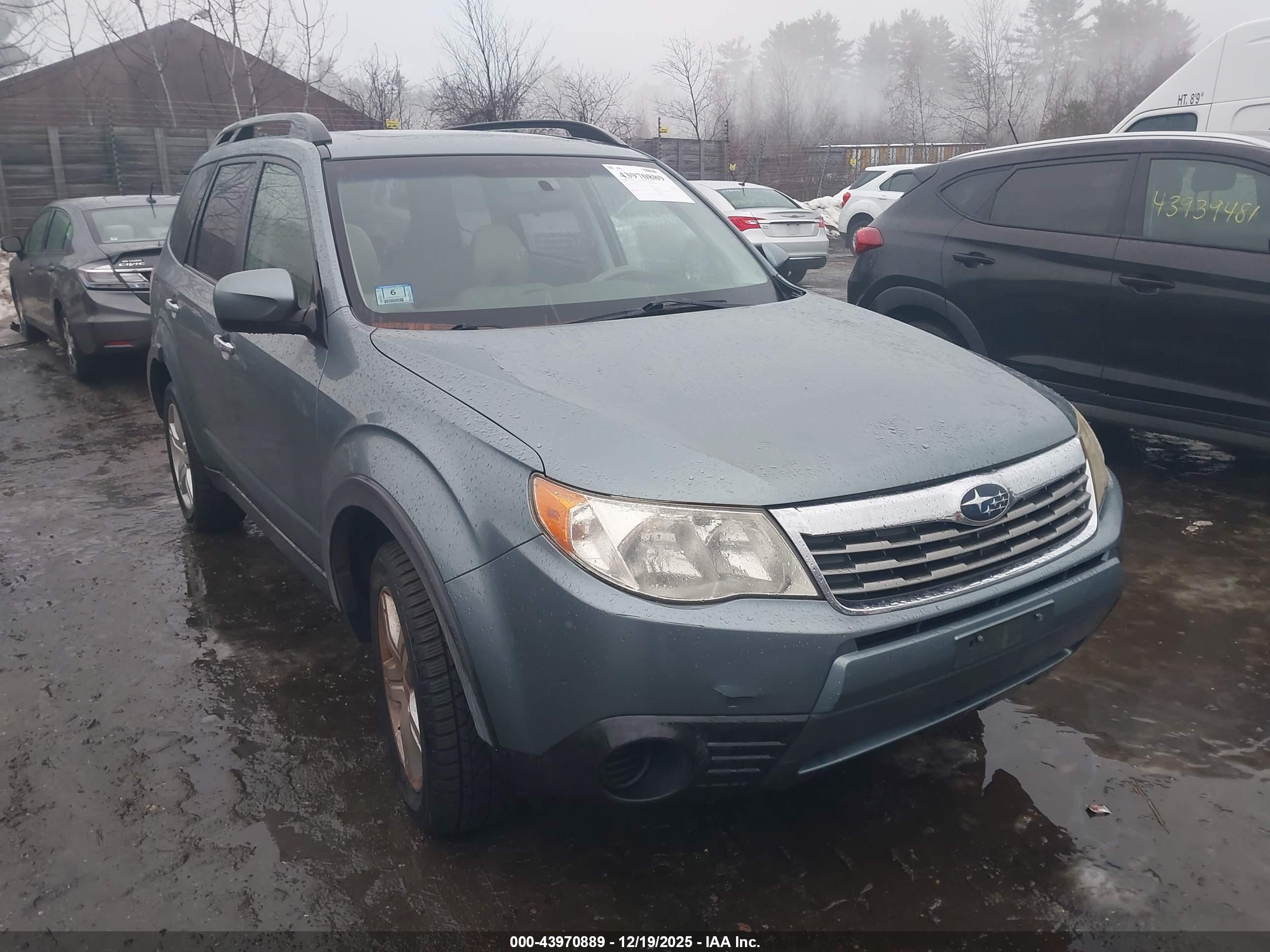 SUBARU FORESTER image 6