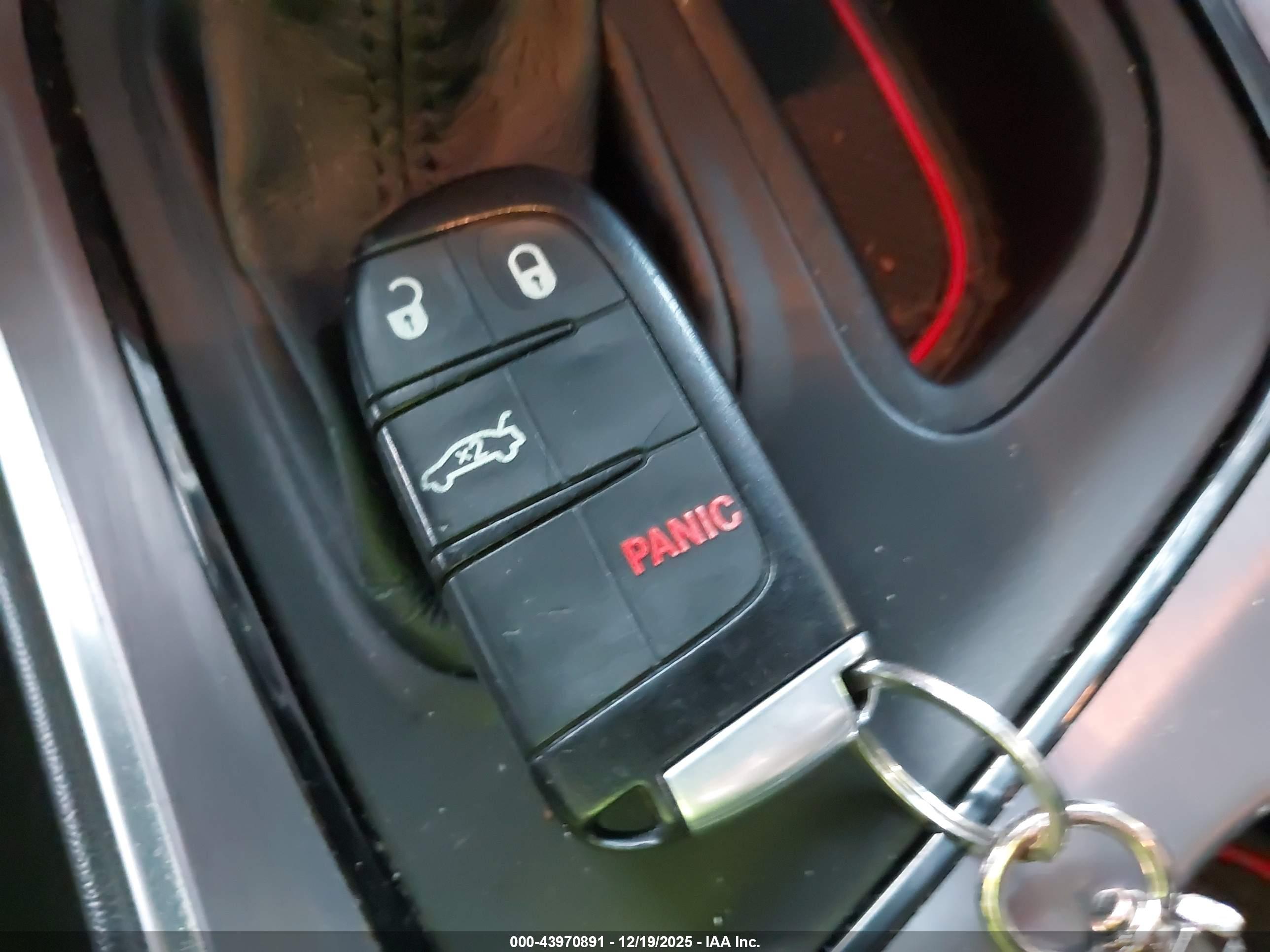 DODGE CHALLENGER image 11