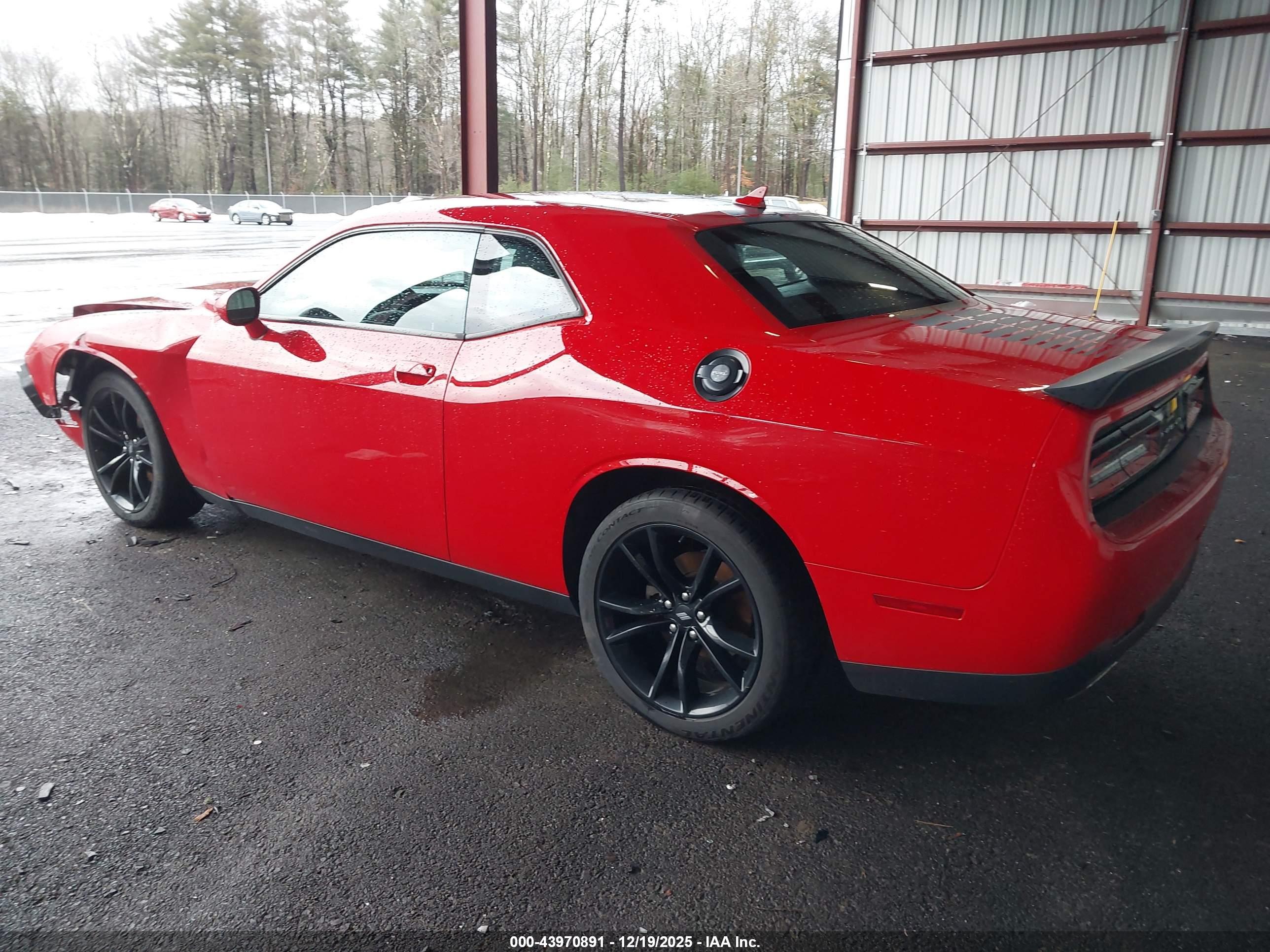 DODGE CHALLENGER image 3