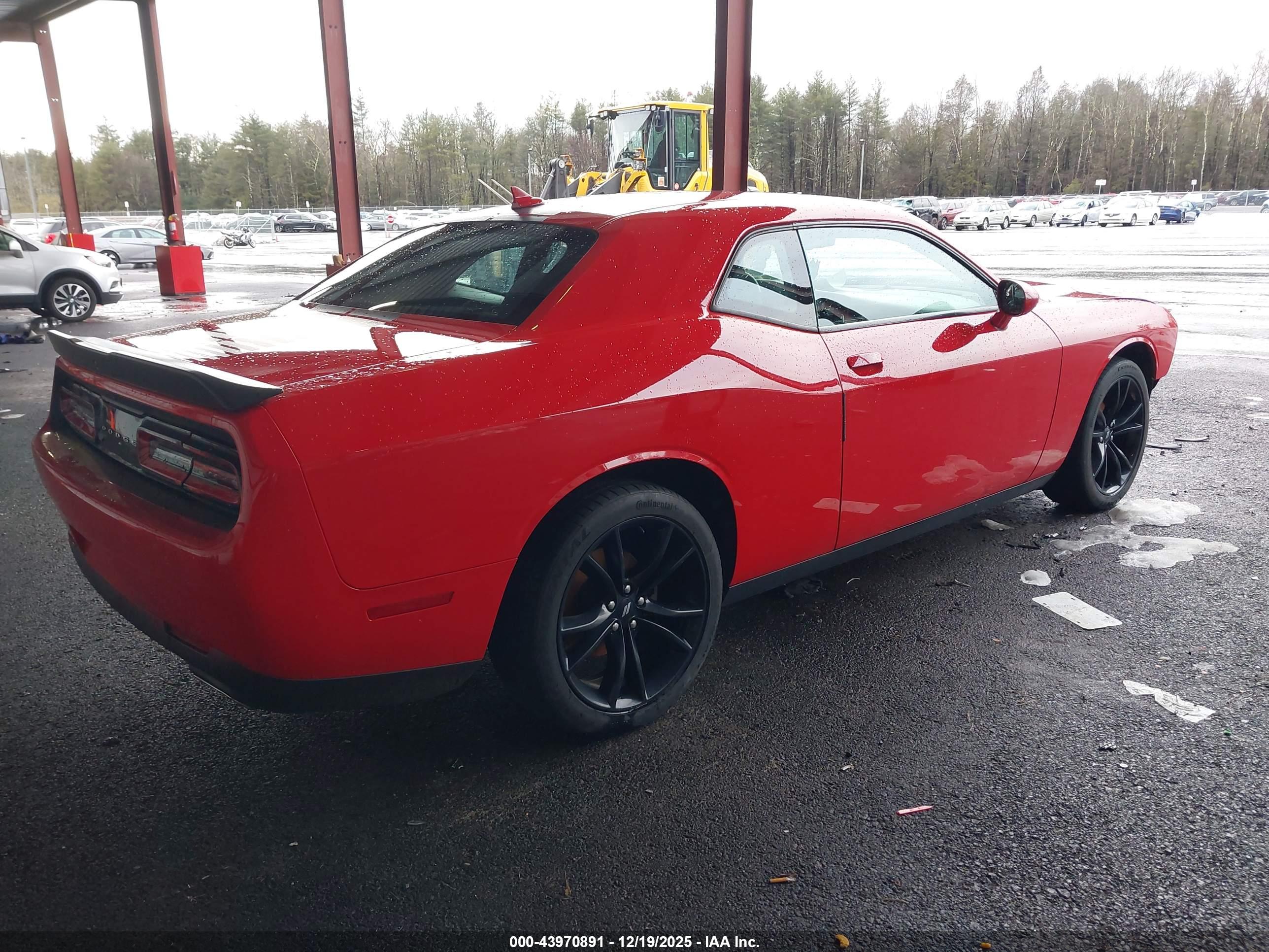 DODGE CHALLENGER image 4