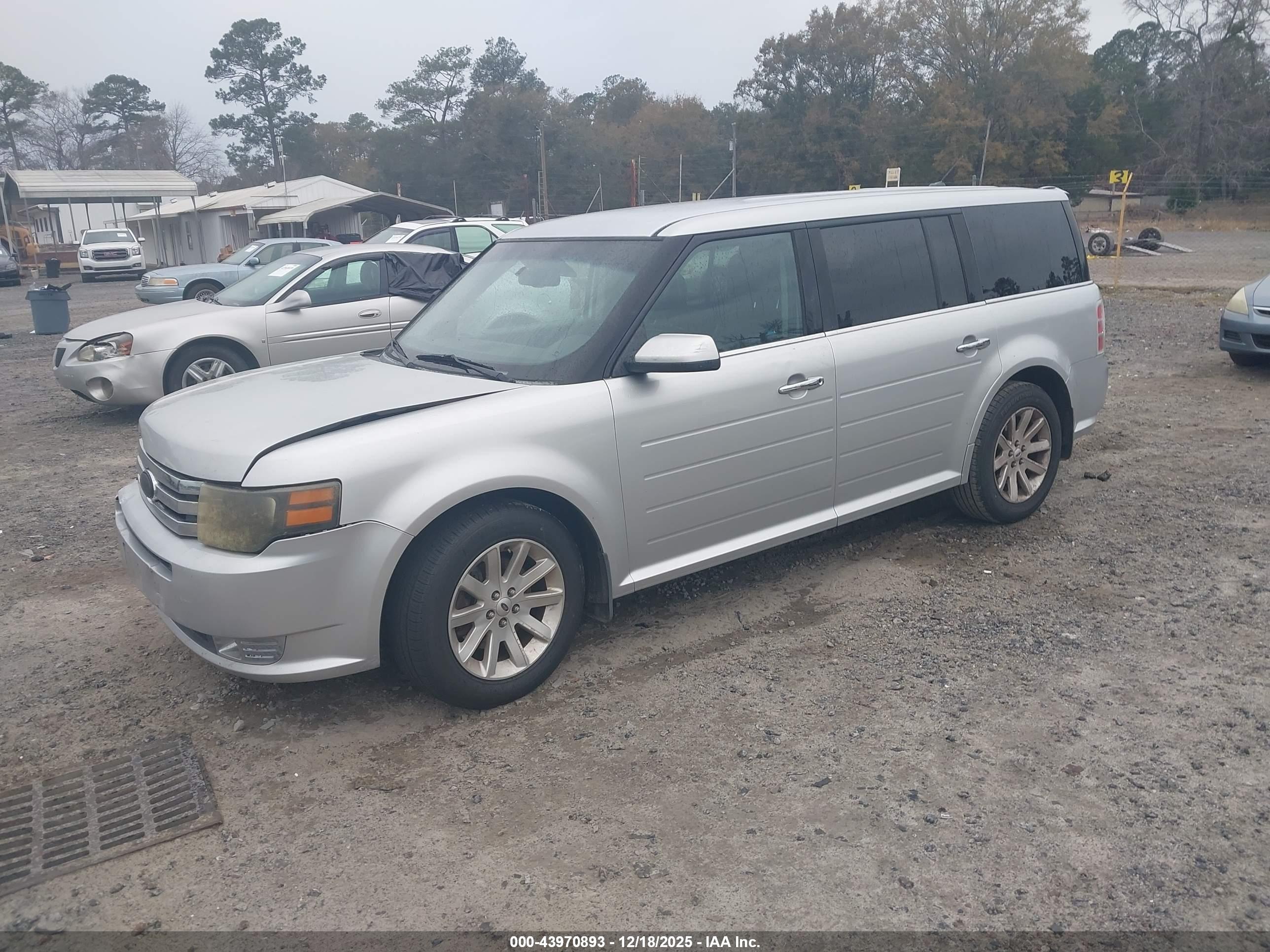 FORD FLEX image 2