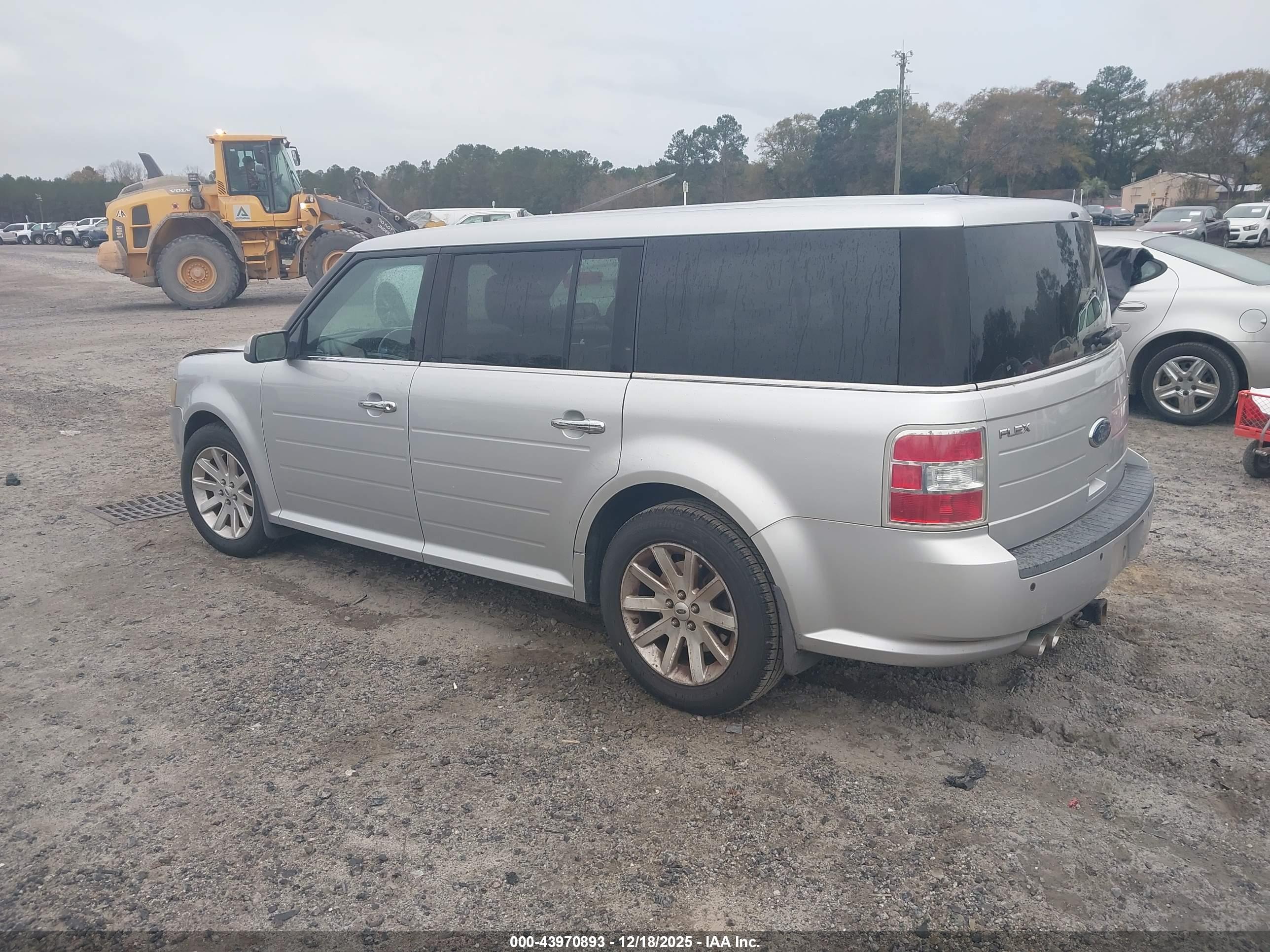 FORD FLEX image 3