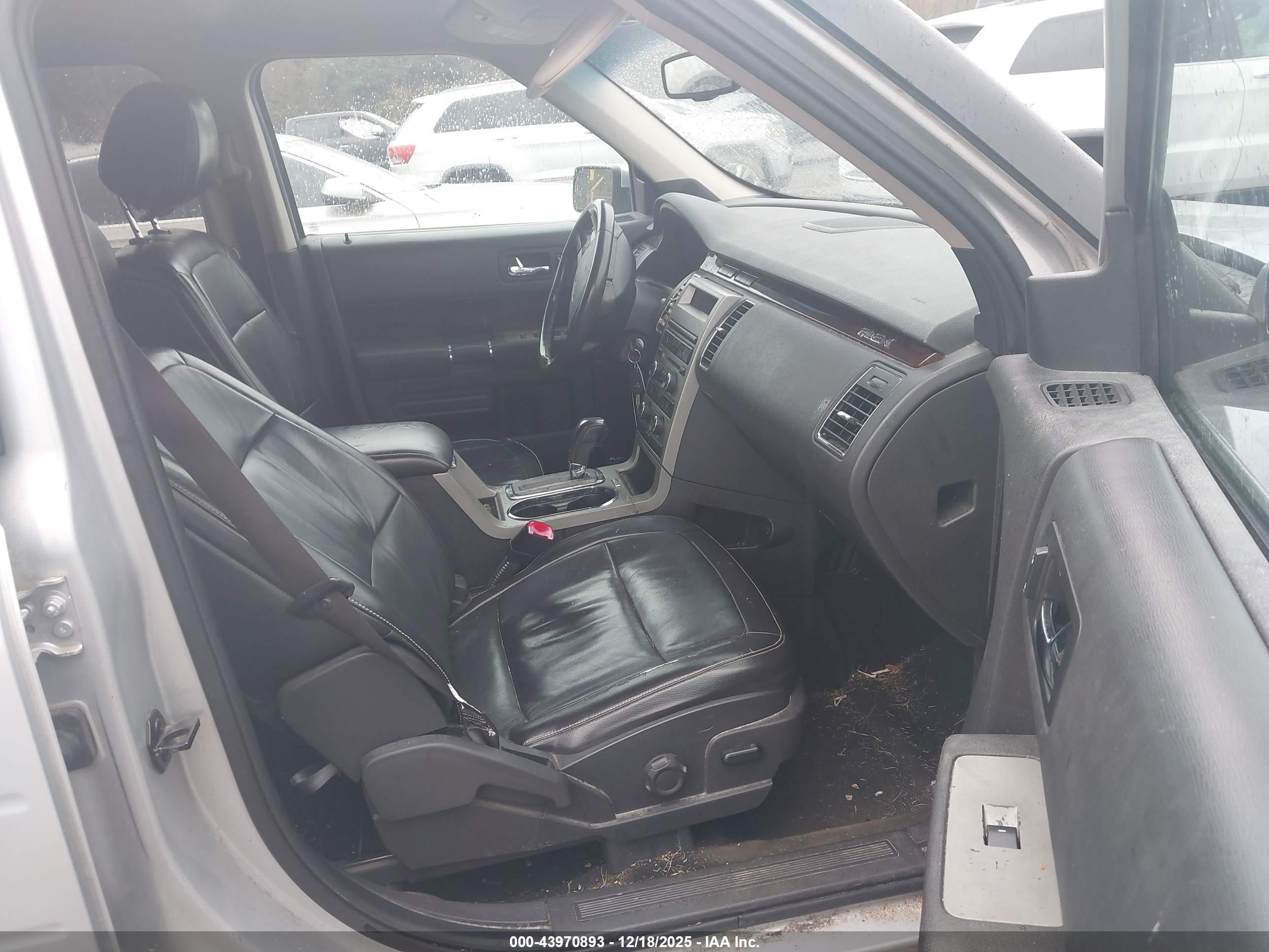 FORD FLEX image 5