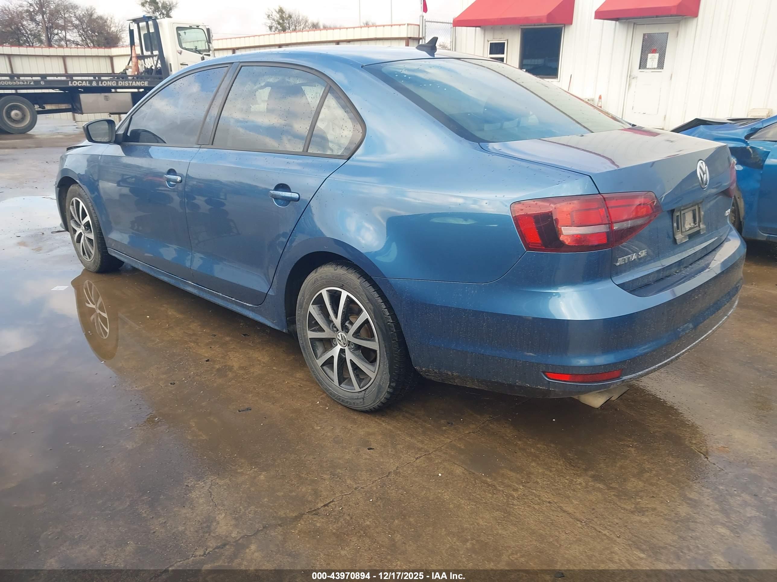 VOLKSWAGEN JETTA image 3