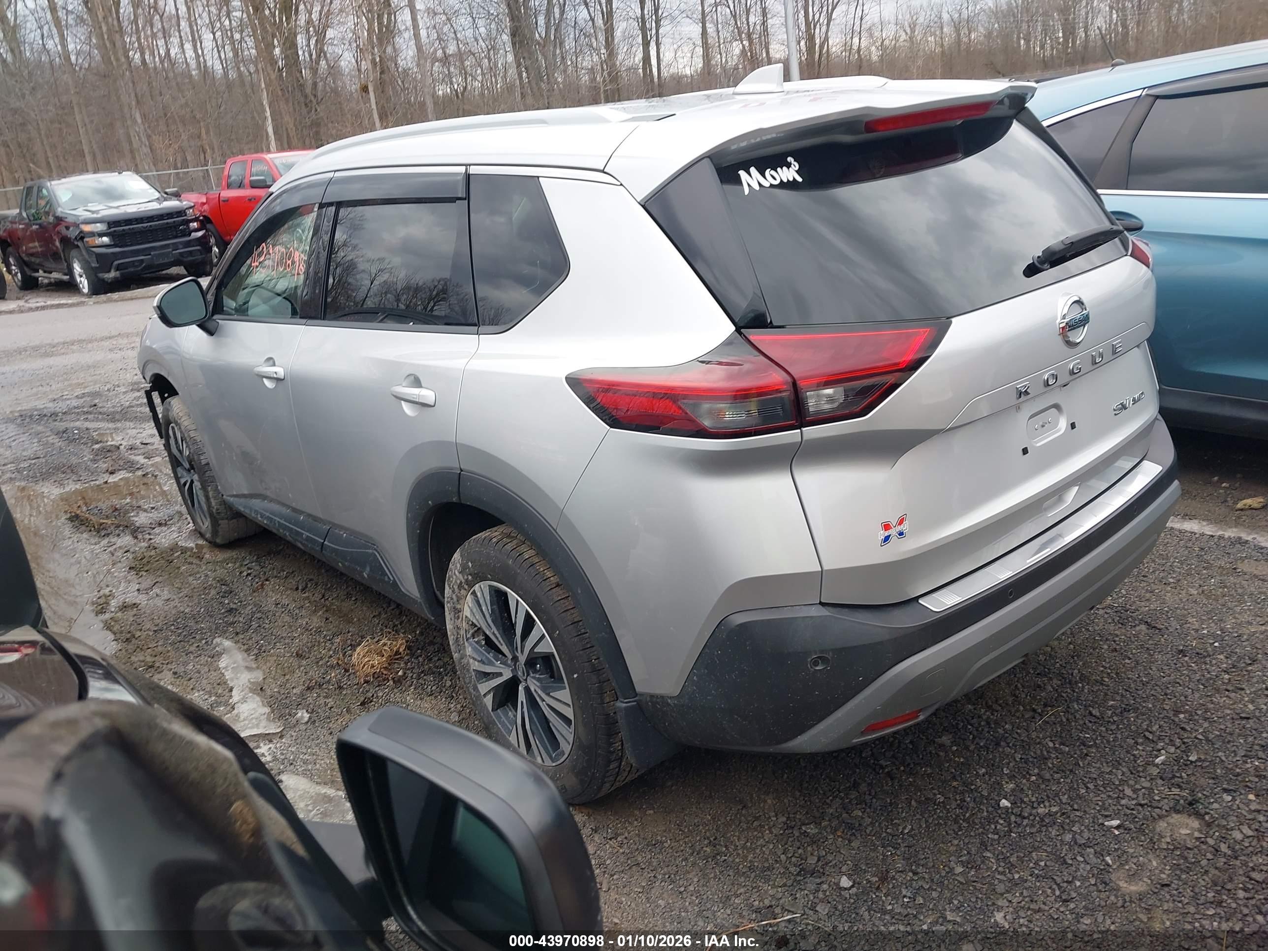 NISSAN ROGUE image 3