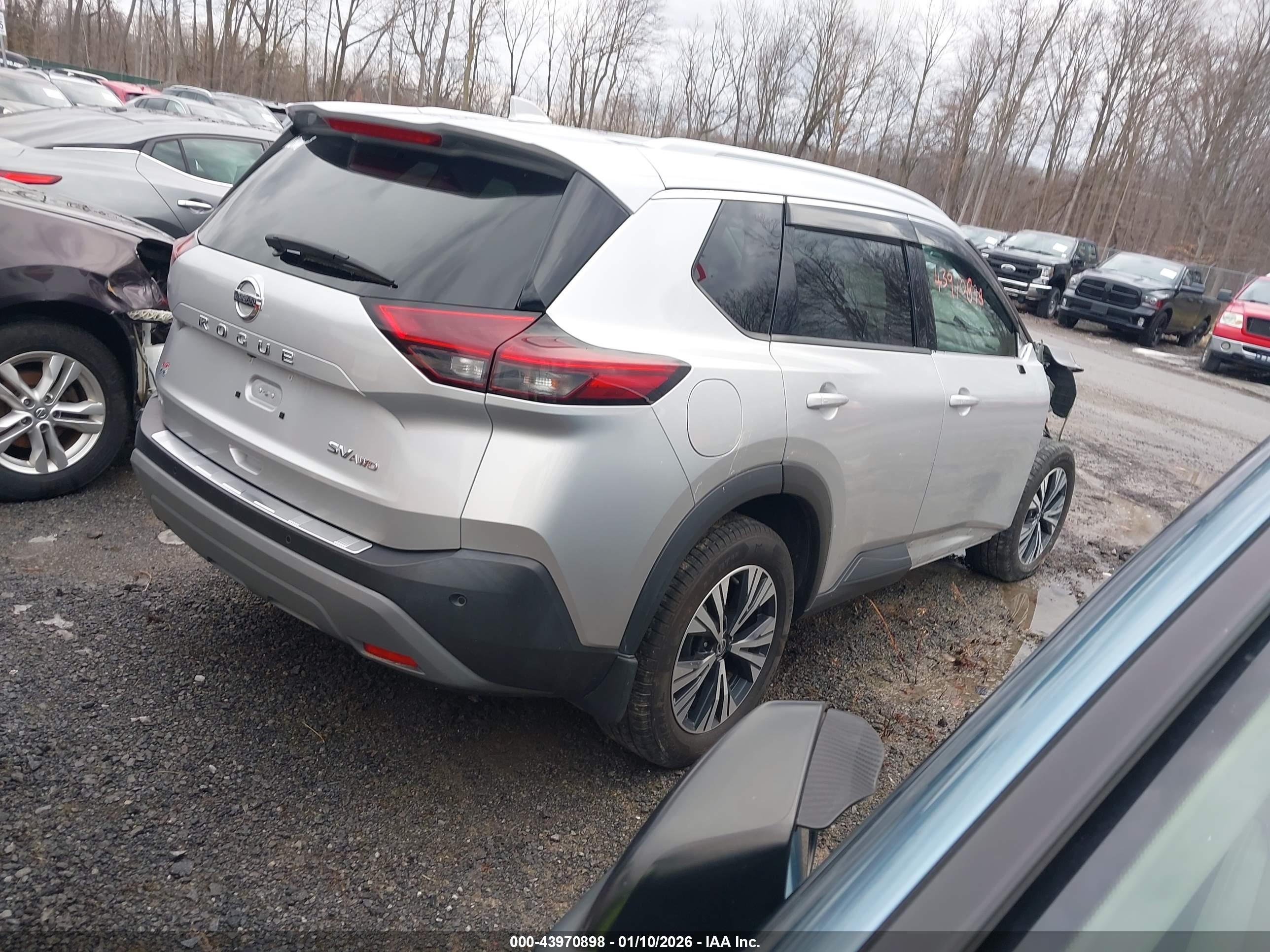 NISSAN ROGUE image 4