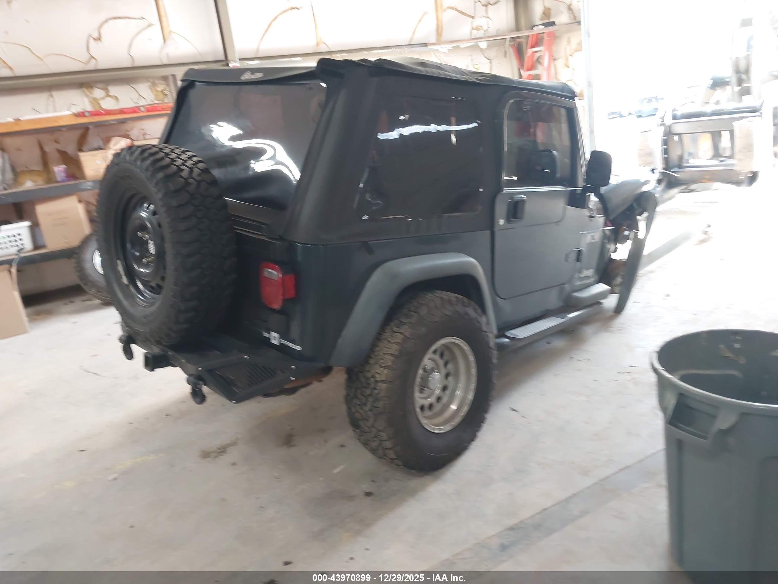 JEEP WRANGLER image 4