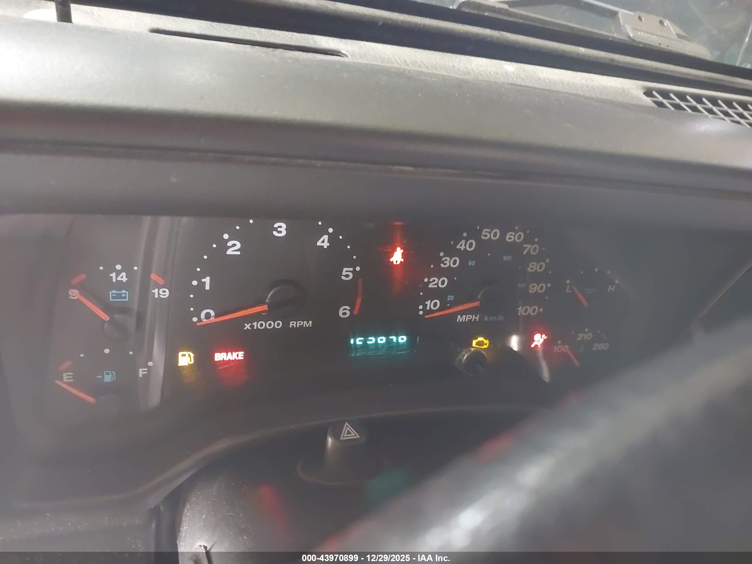 JEEP WRANGLER image 7