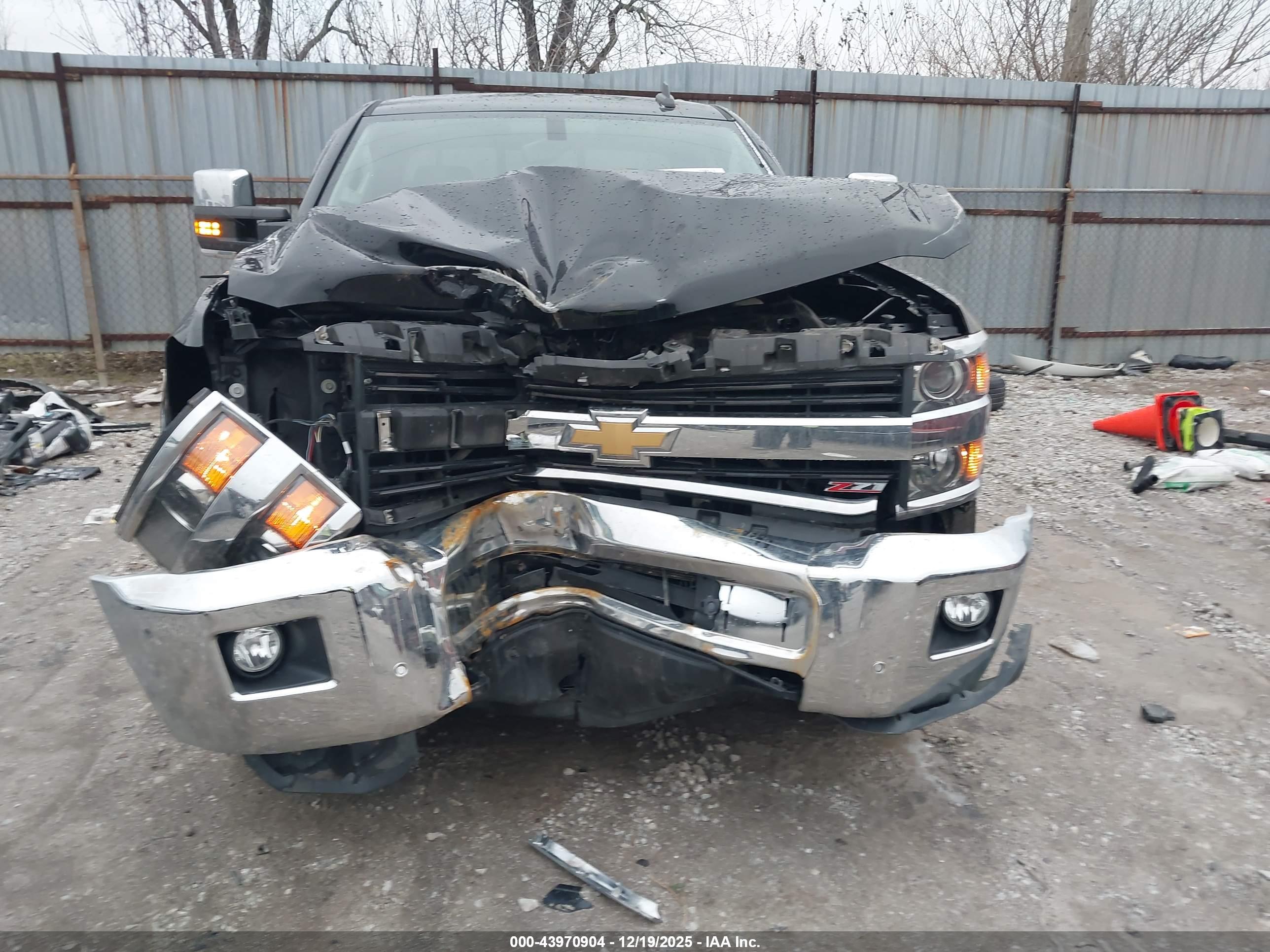 CHEVROLET SILVERADO image 6