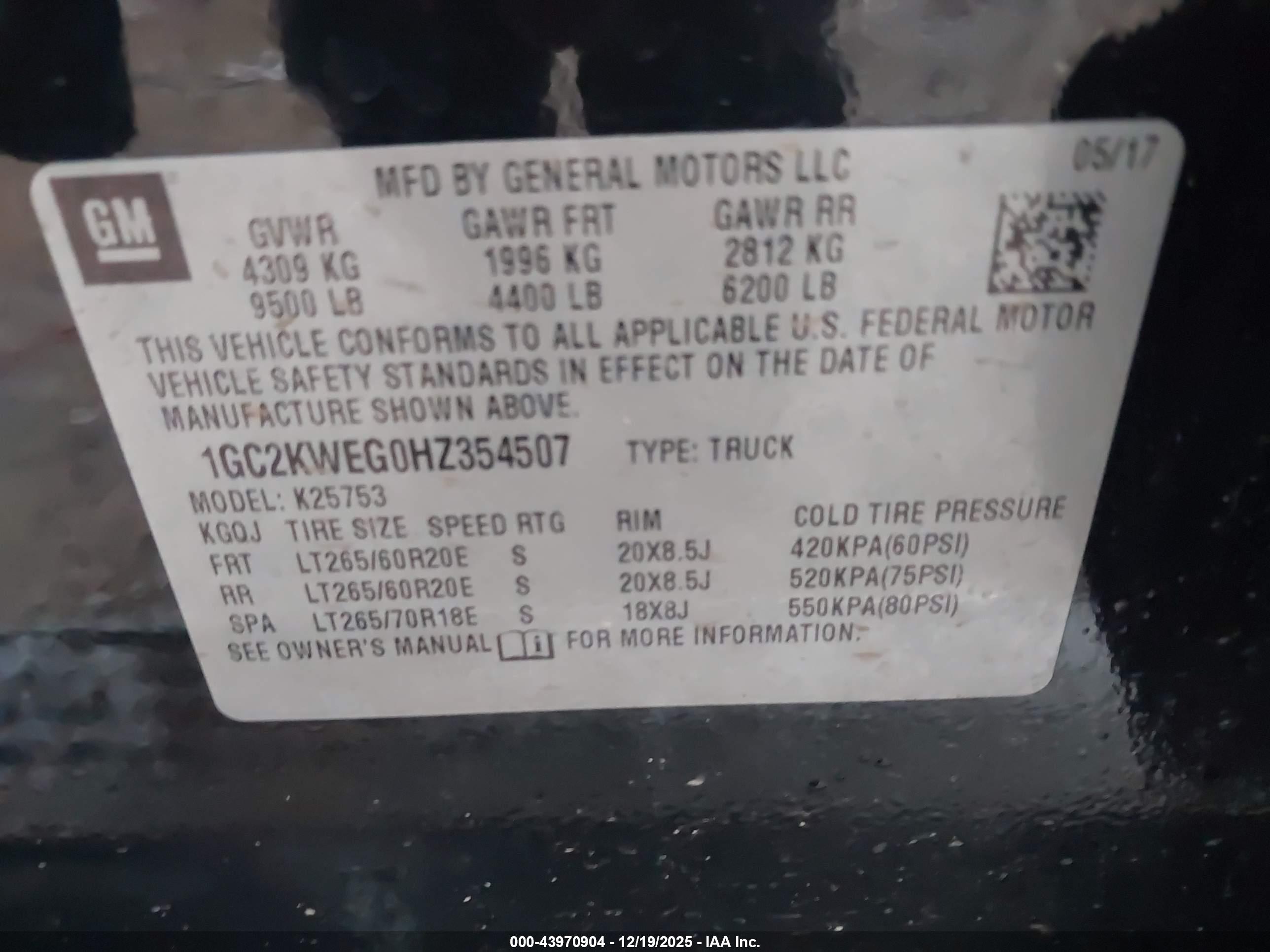 CHEVROLET SILVERADO image 9