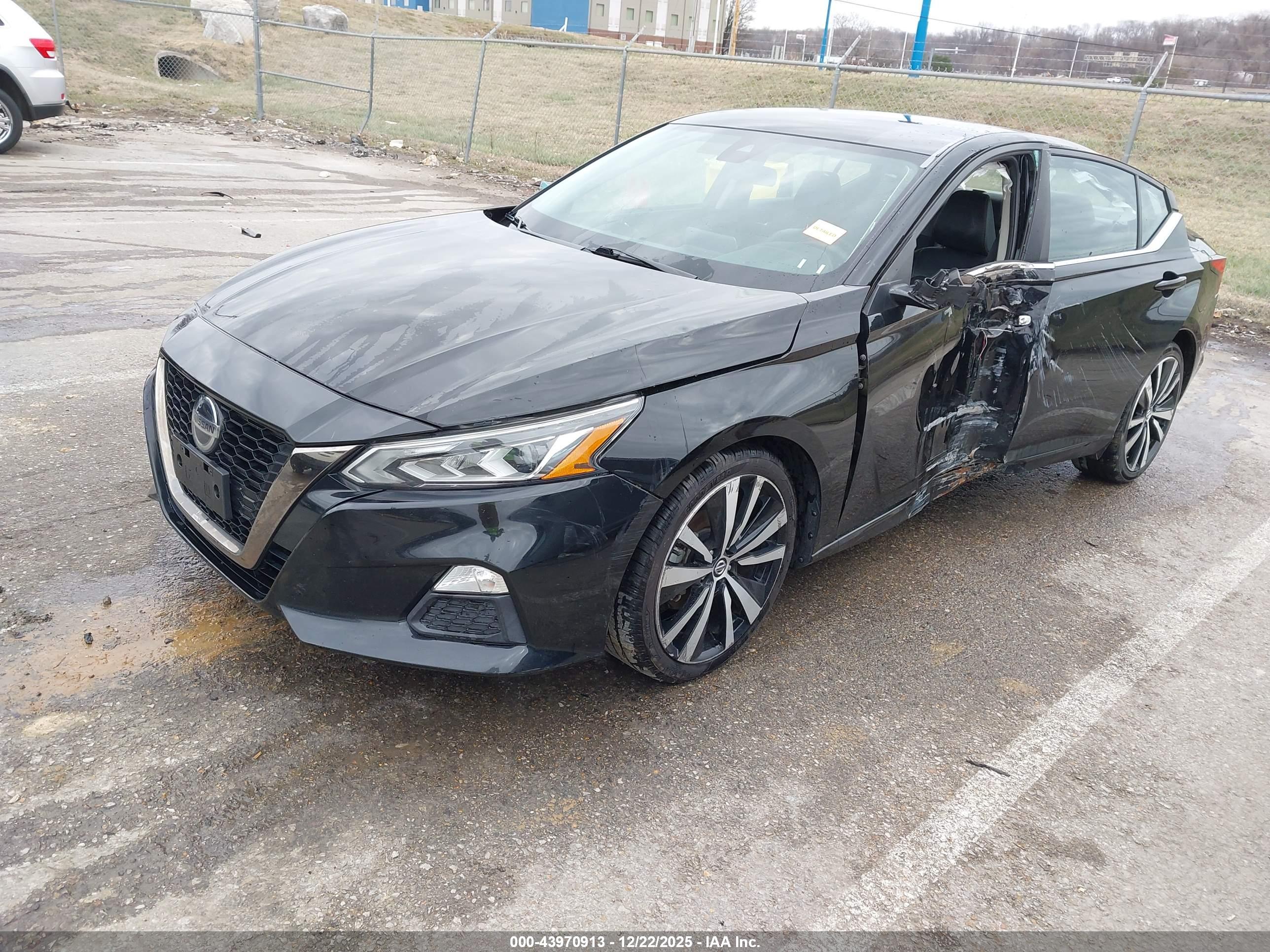 NISSAN ALTIMA image 2