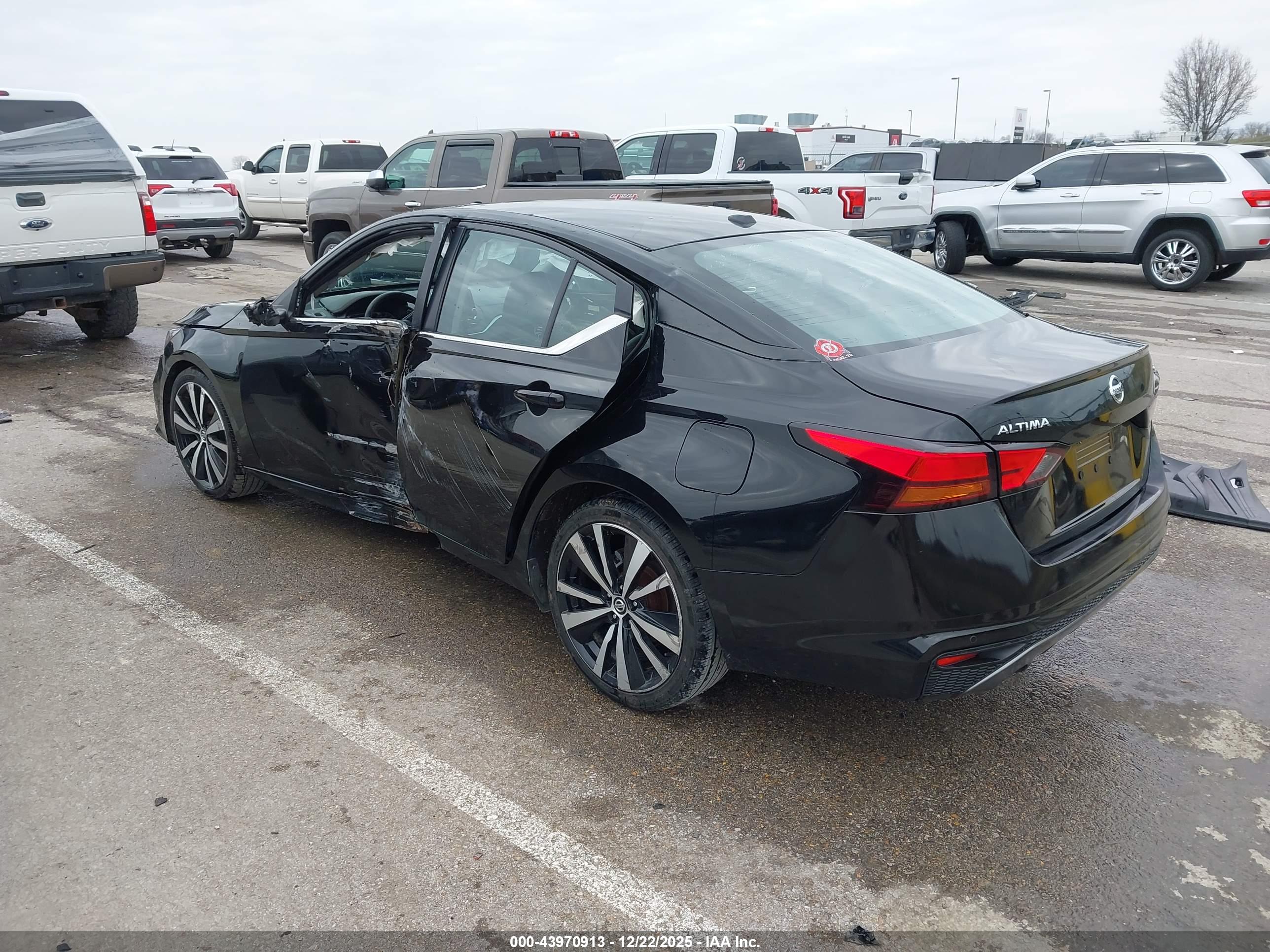 NISSAN ALTIMA image 3