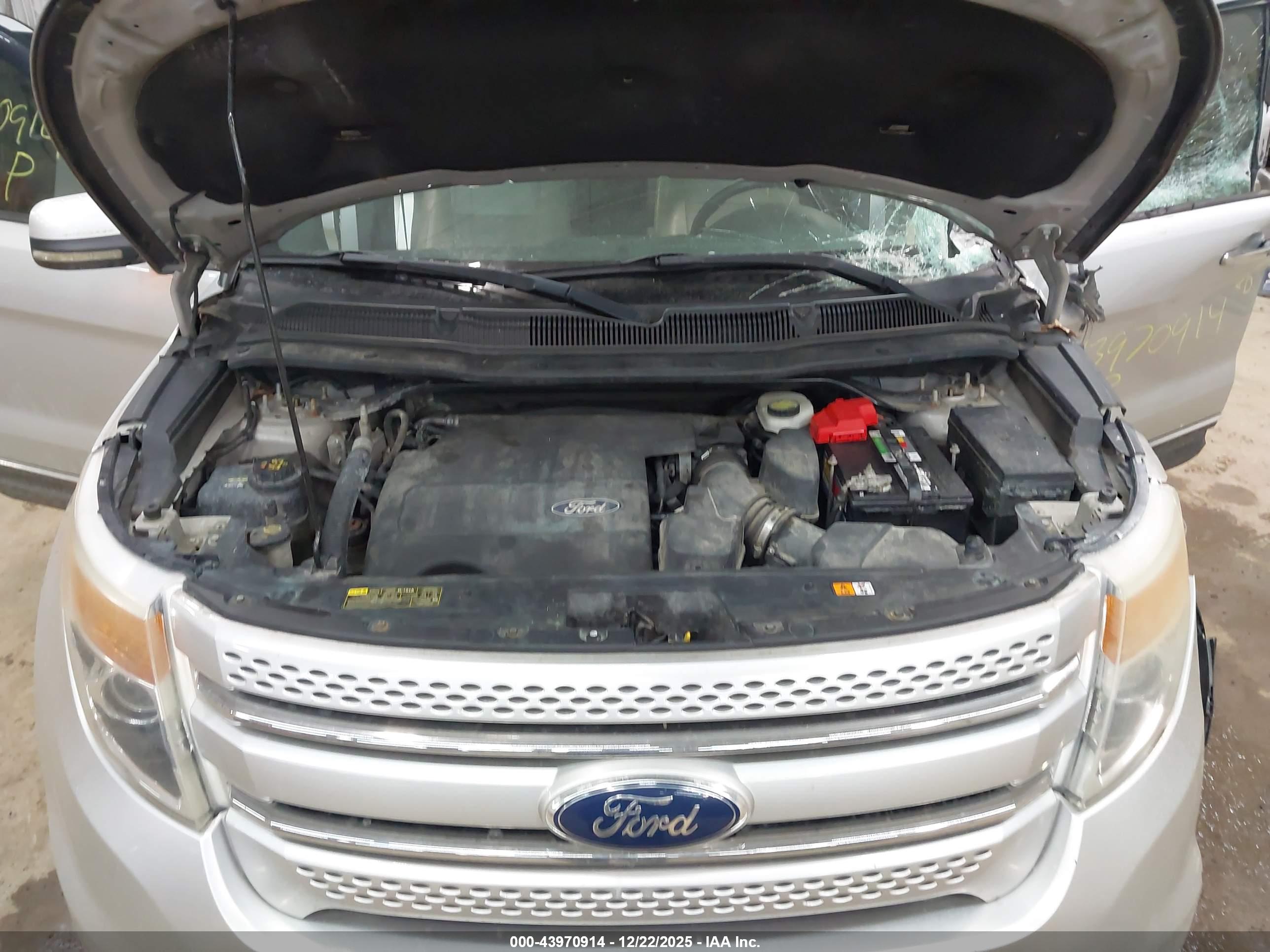 FORD EXPLORER image 10