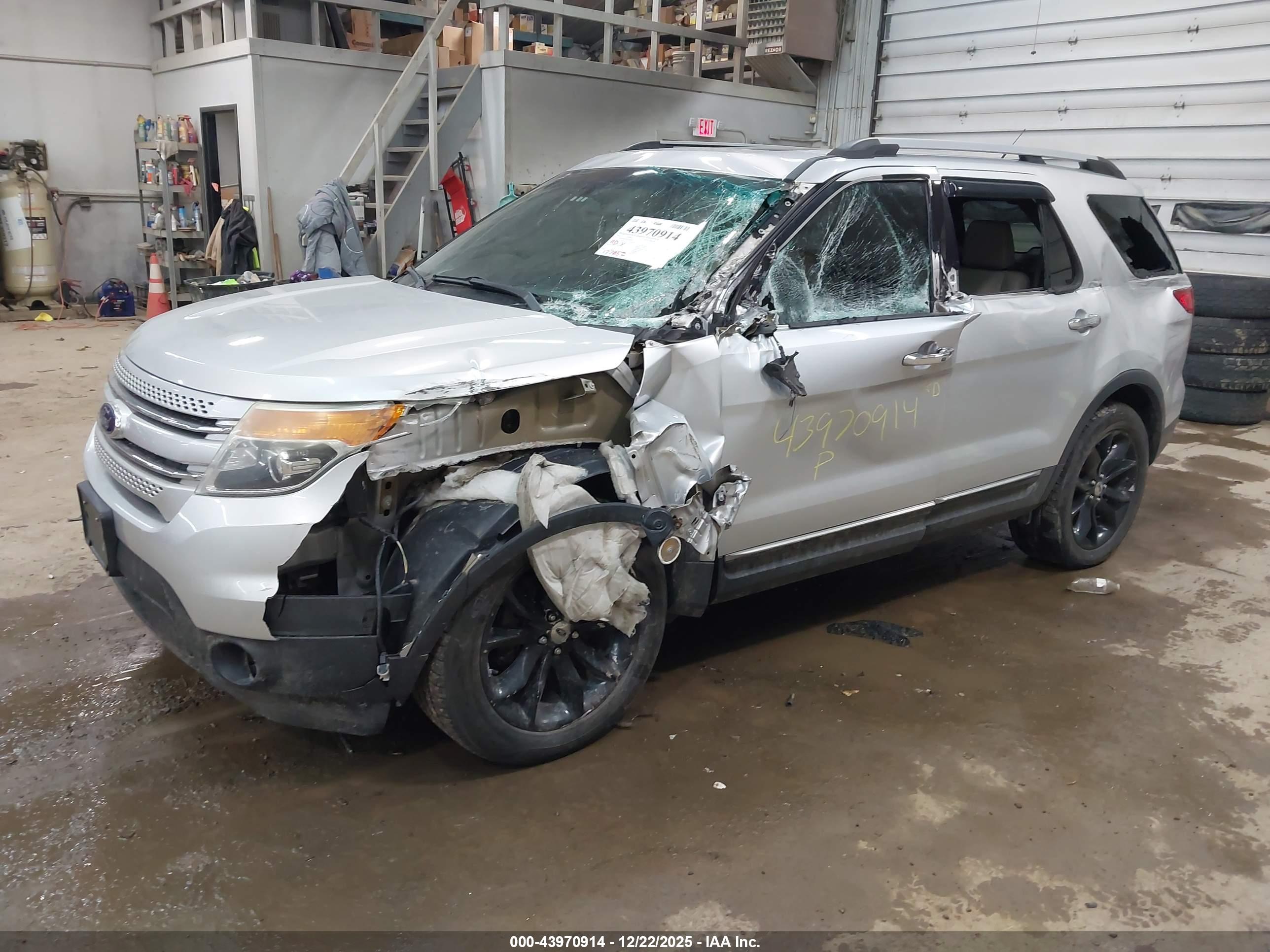 FORD EXPLORER image 2