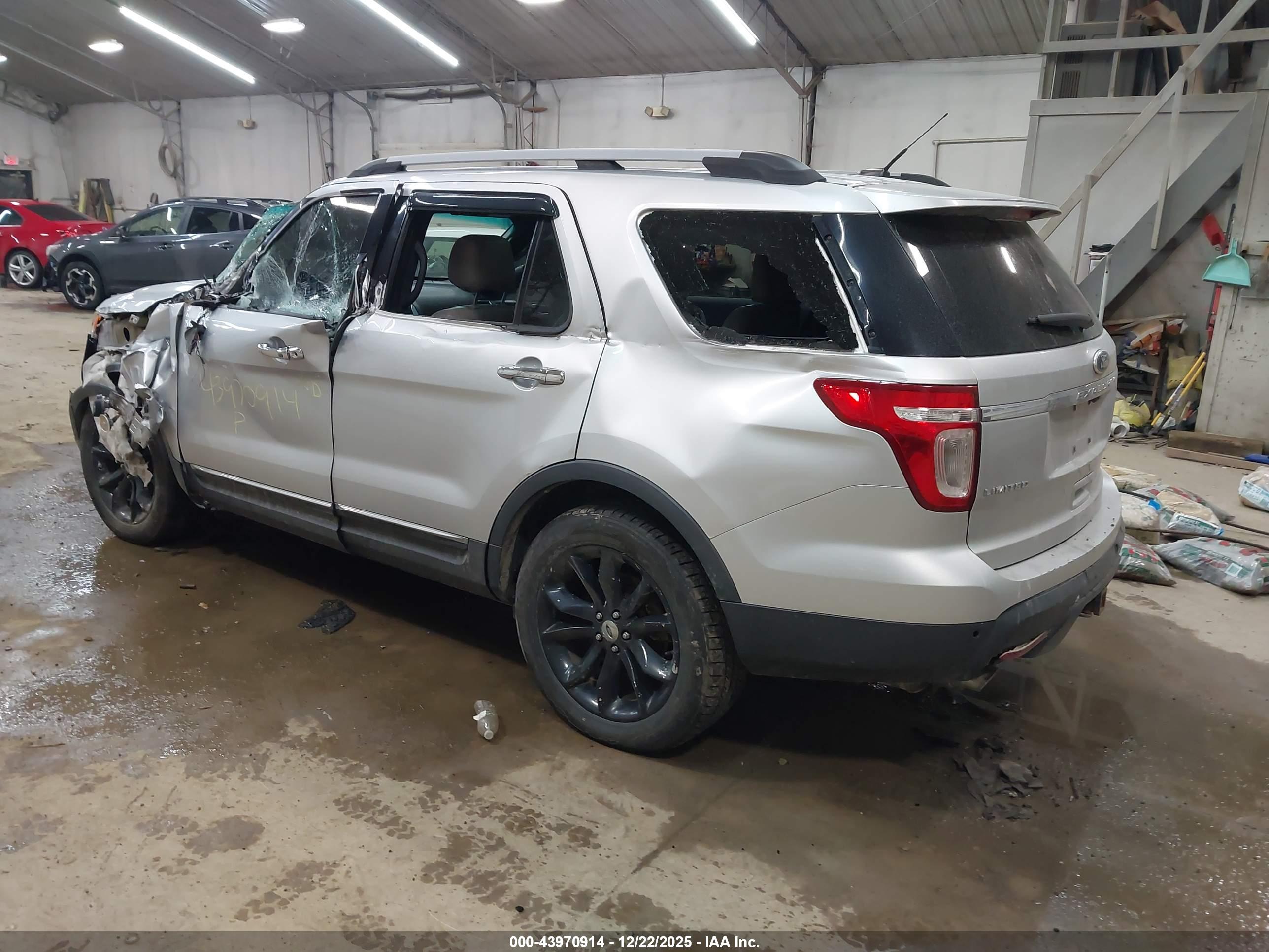 FORD EXPLORER image 3