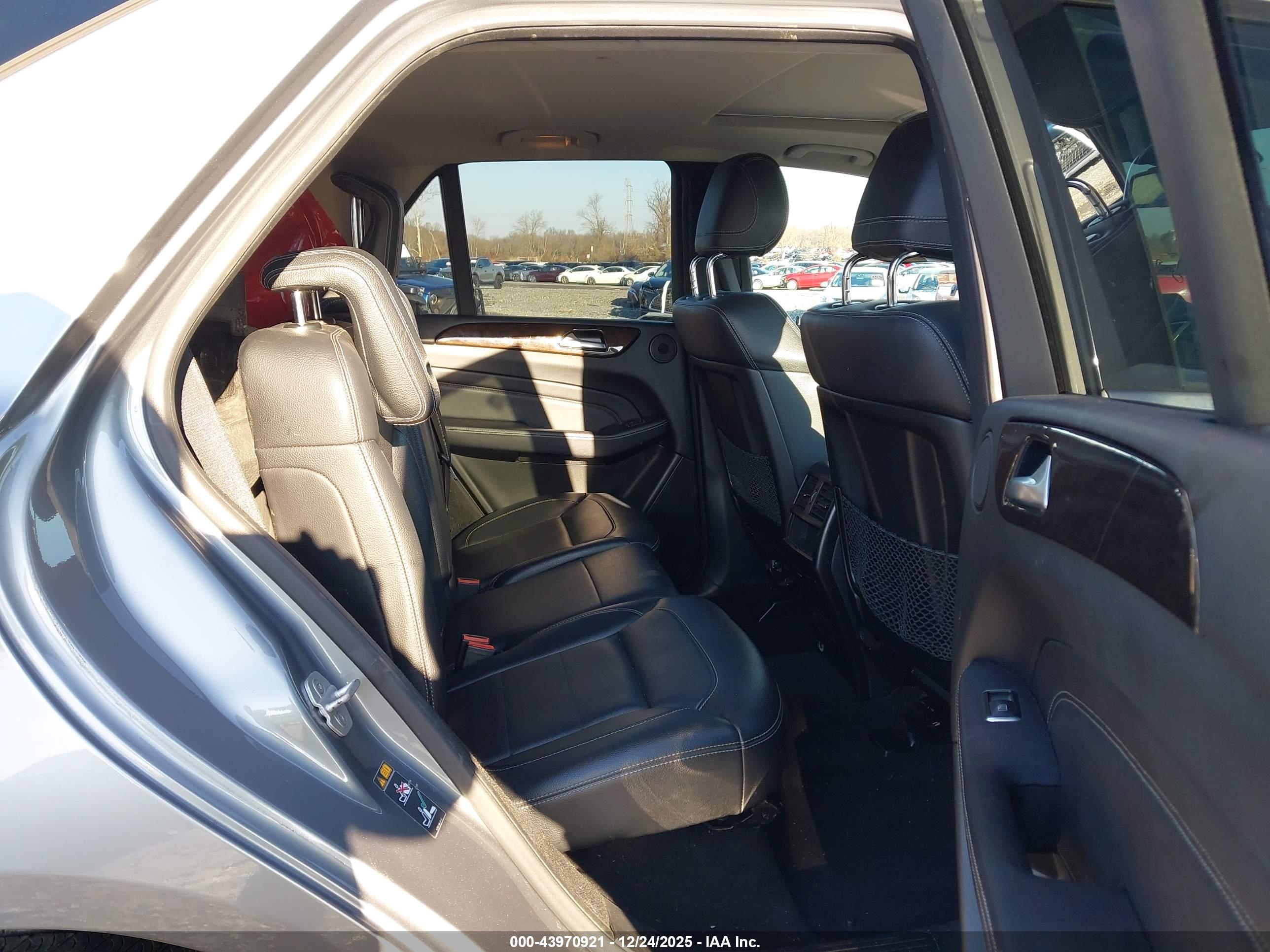 MERCEDES-BENZ ML image 8