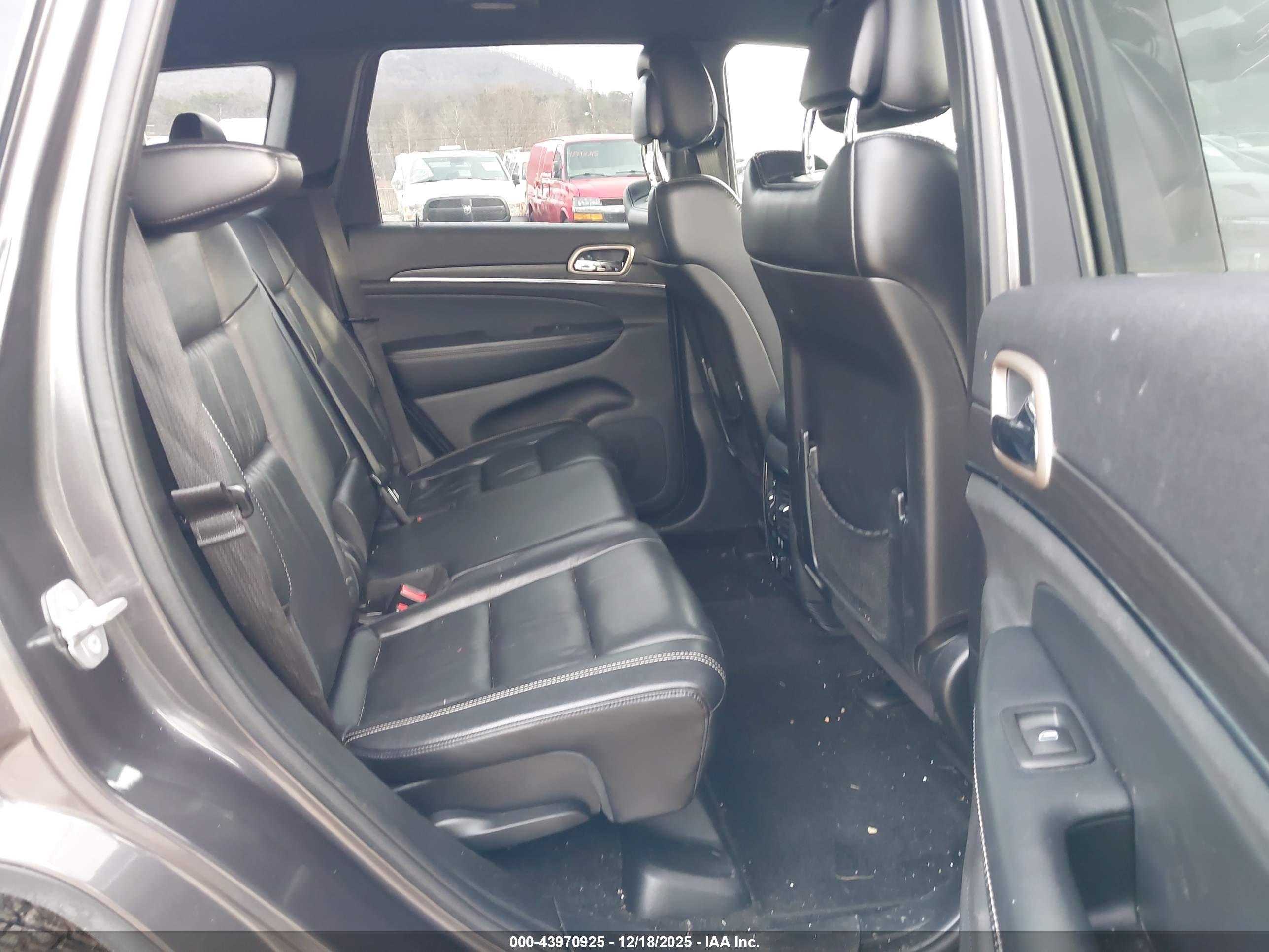 JEEP GRAND image 8