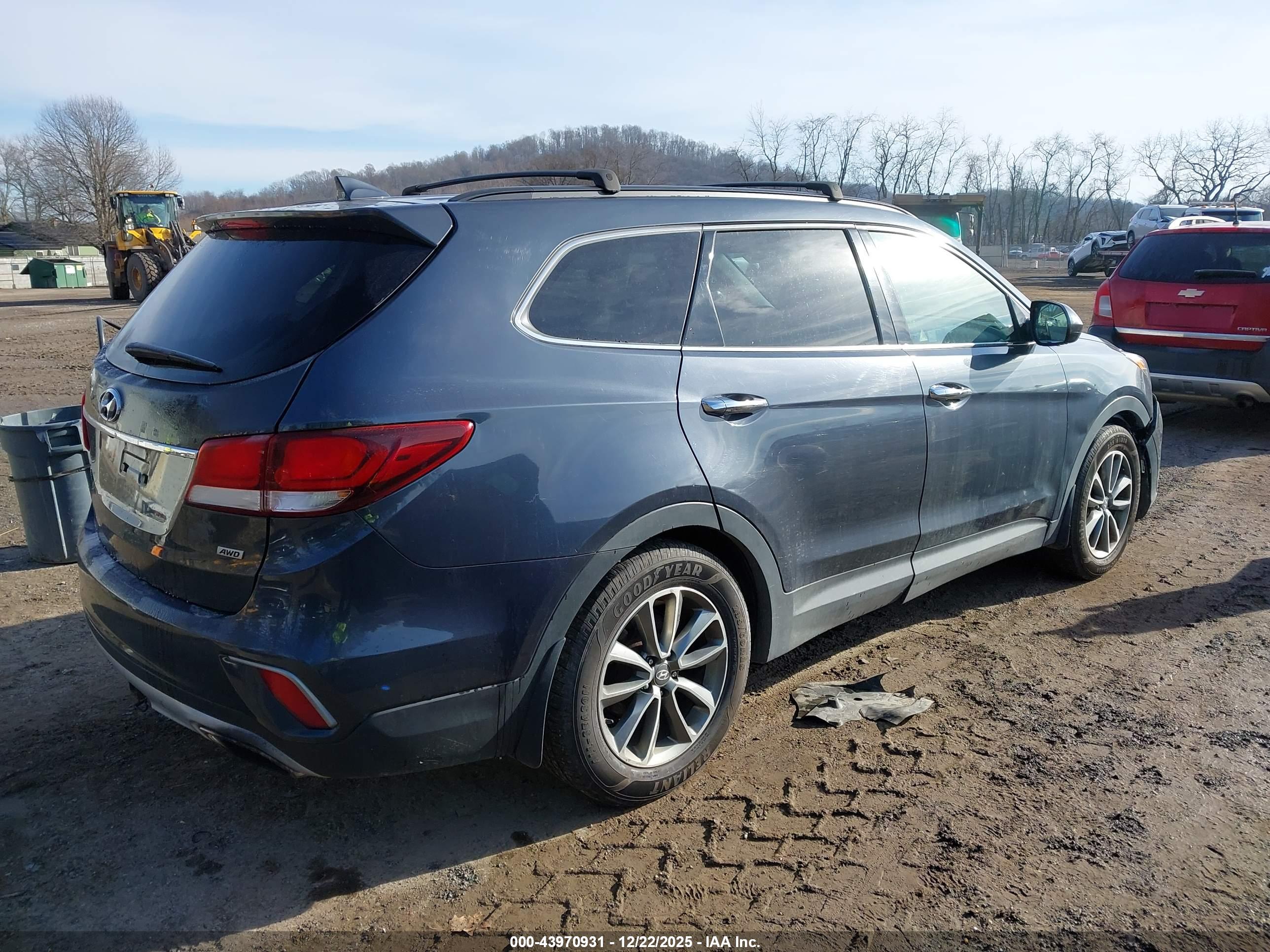 HYUNDAI SANTA image 4