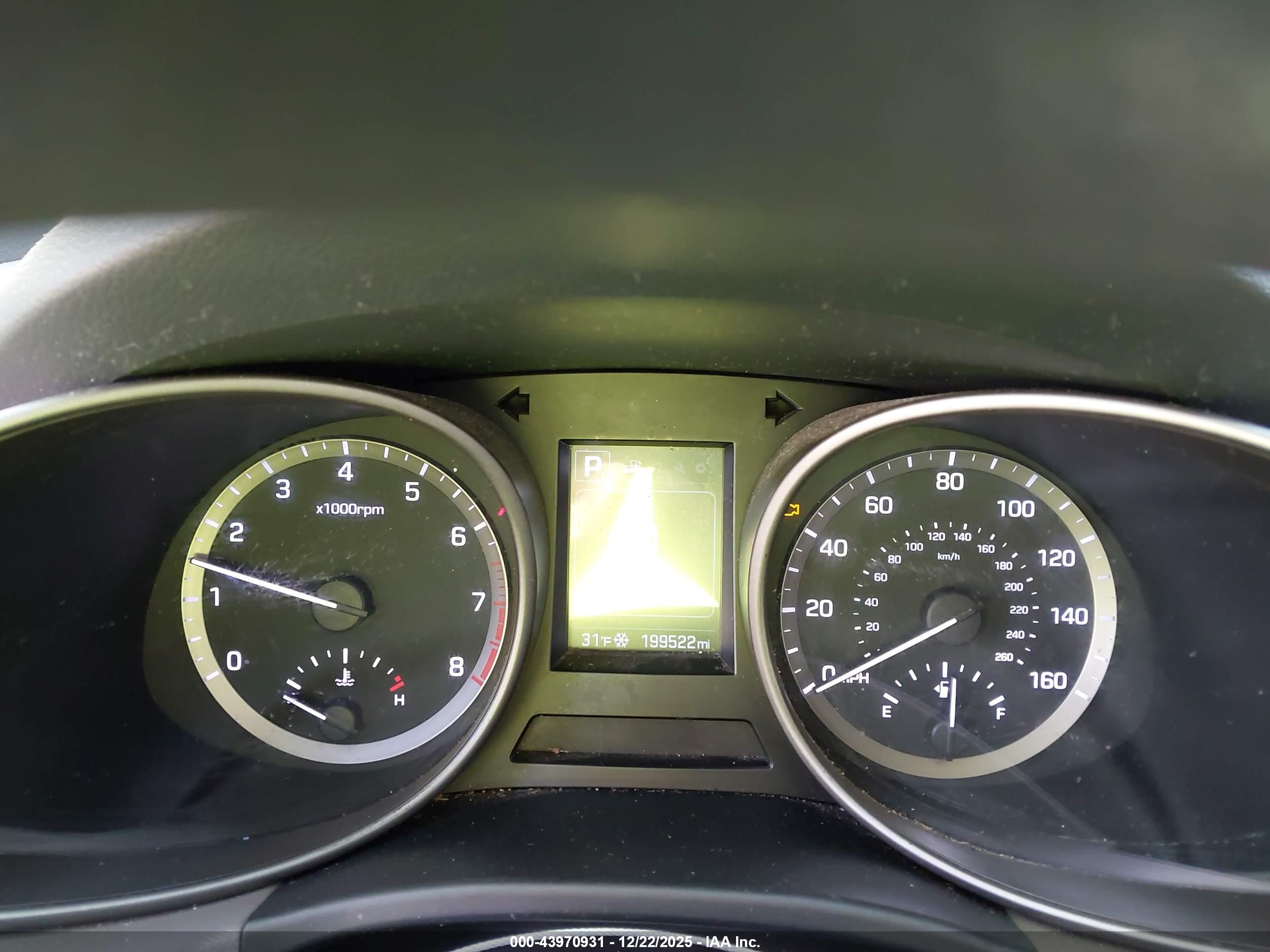 HYUNDAI SANTA image 7