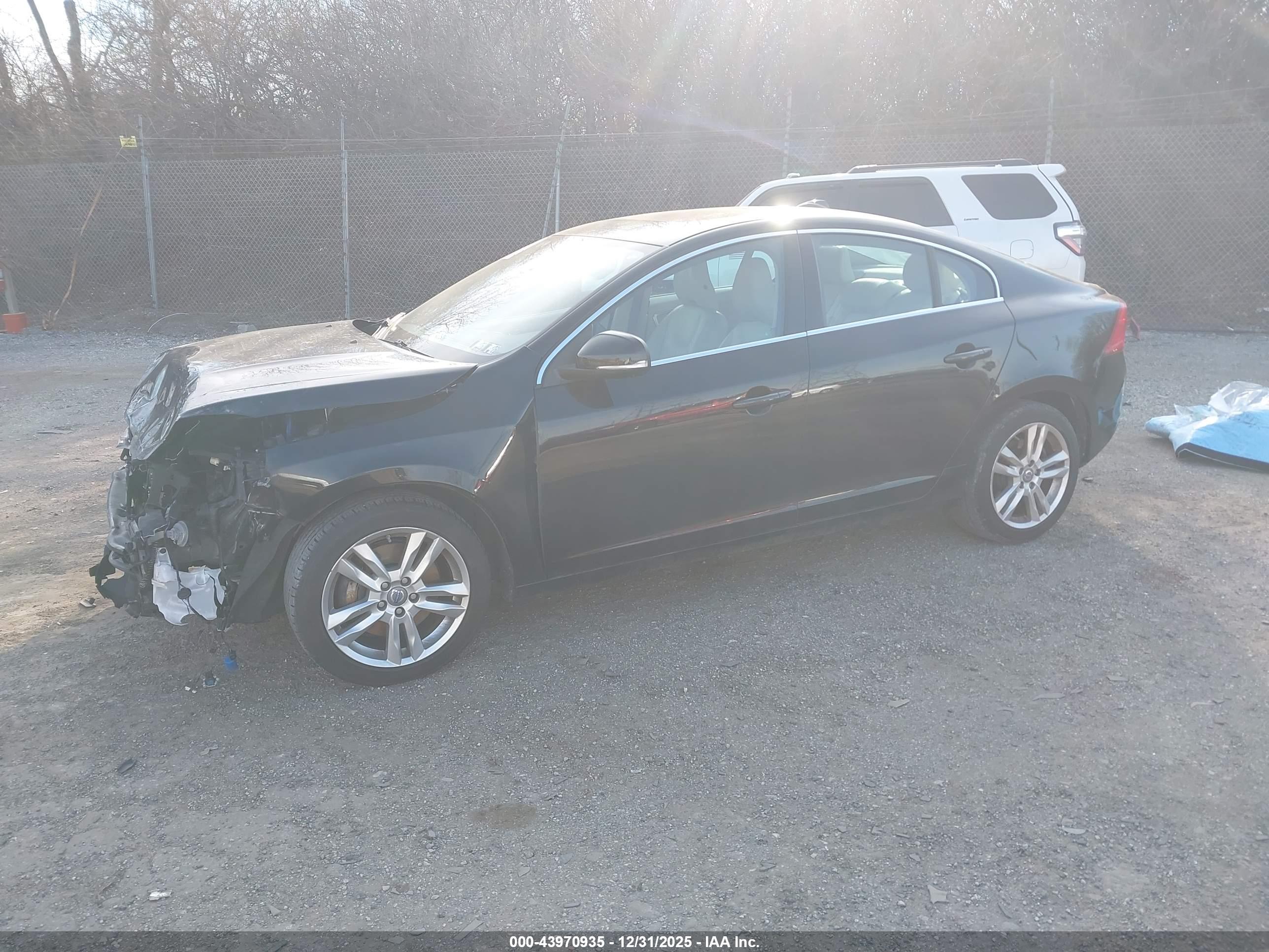 VOLVO S60 image 2