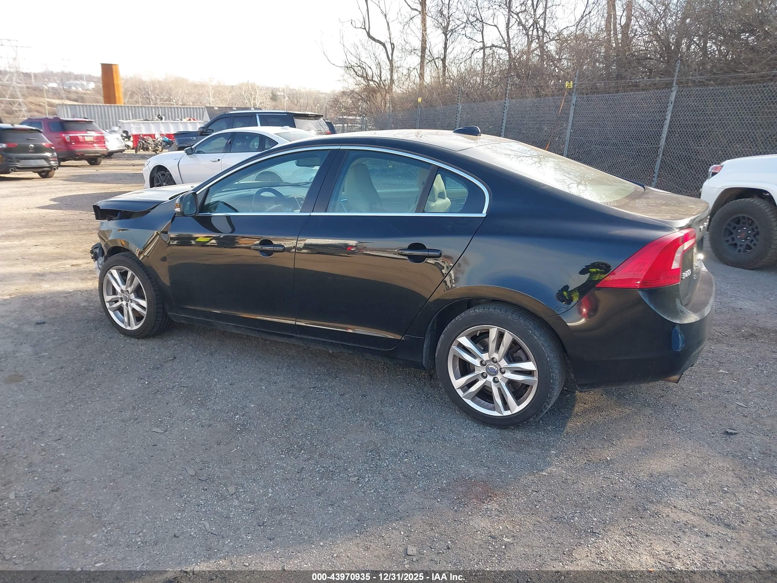 VOLVO S60 image 3