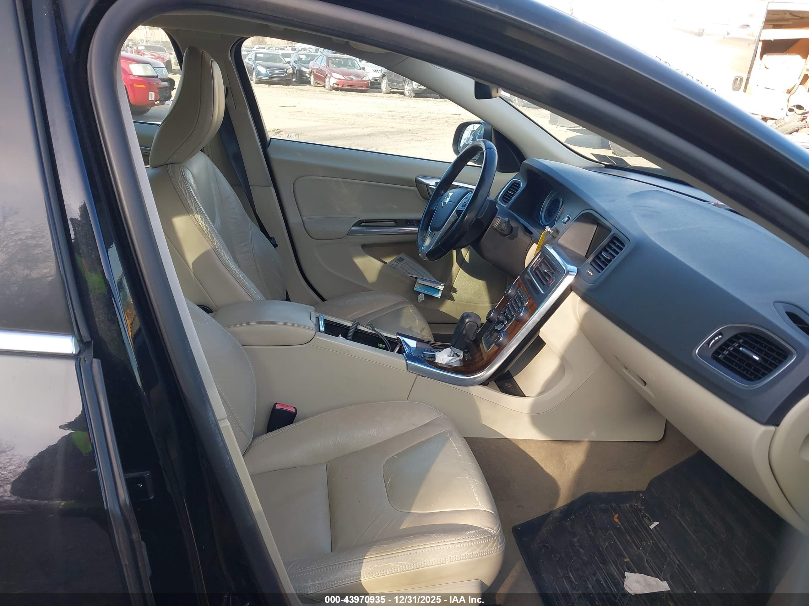 VOLVO S60 image 5