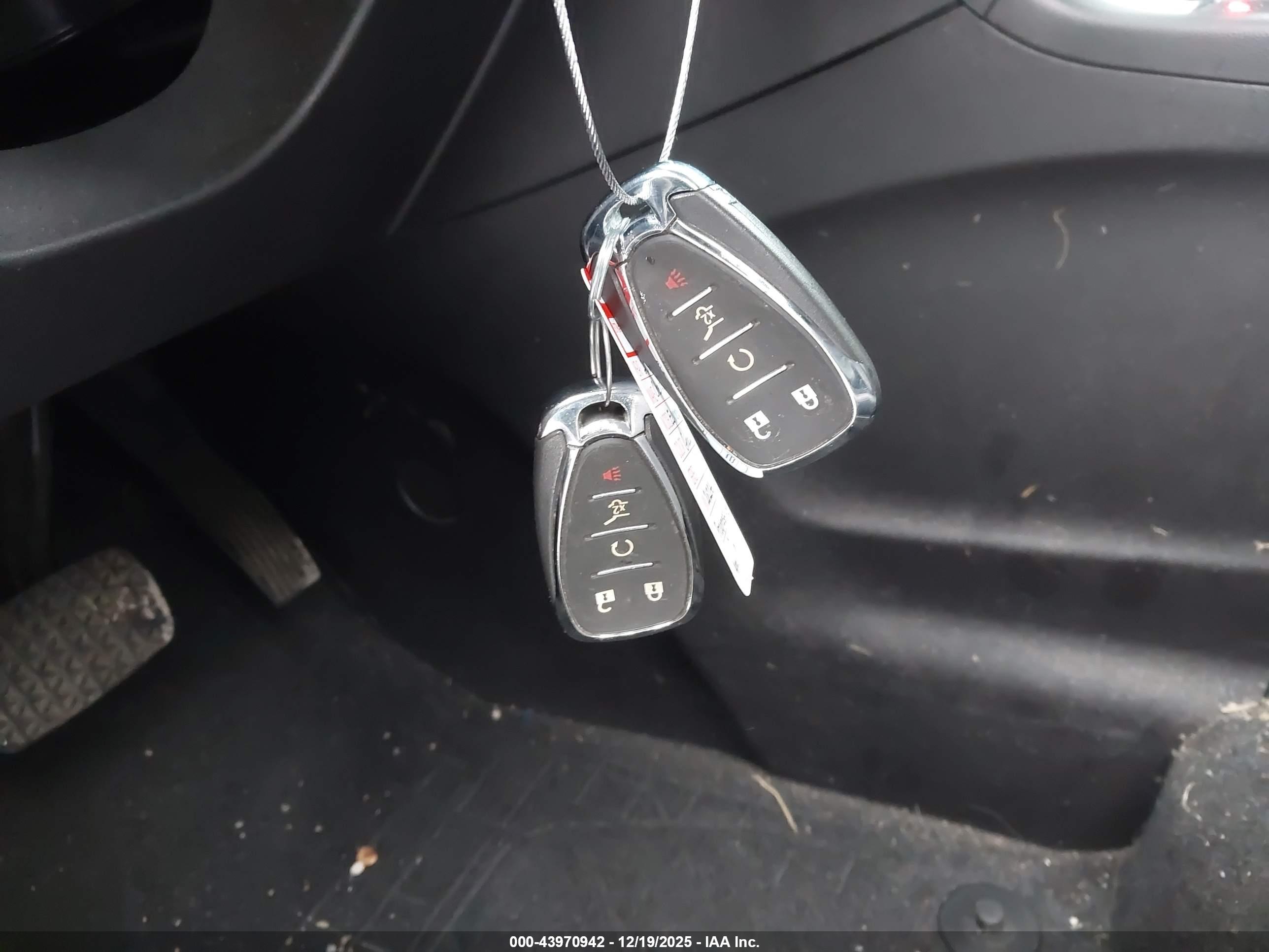 CHEVROLET EQUINOX image 11