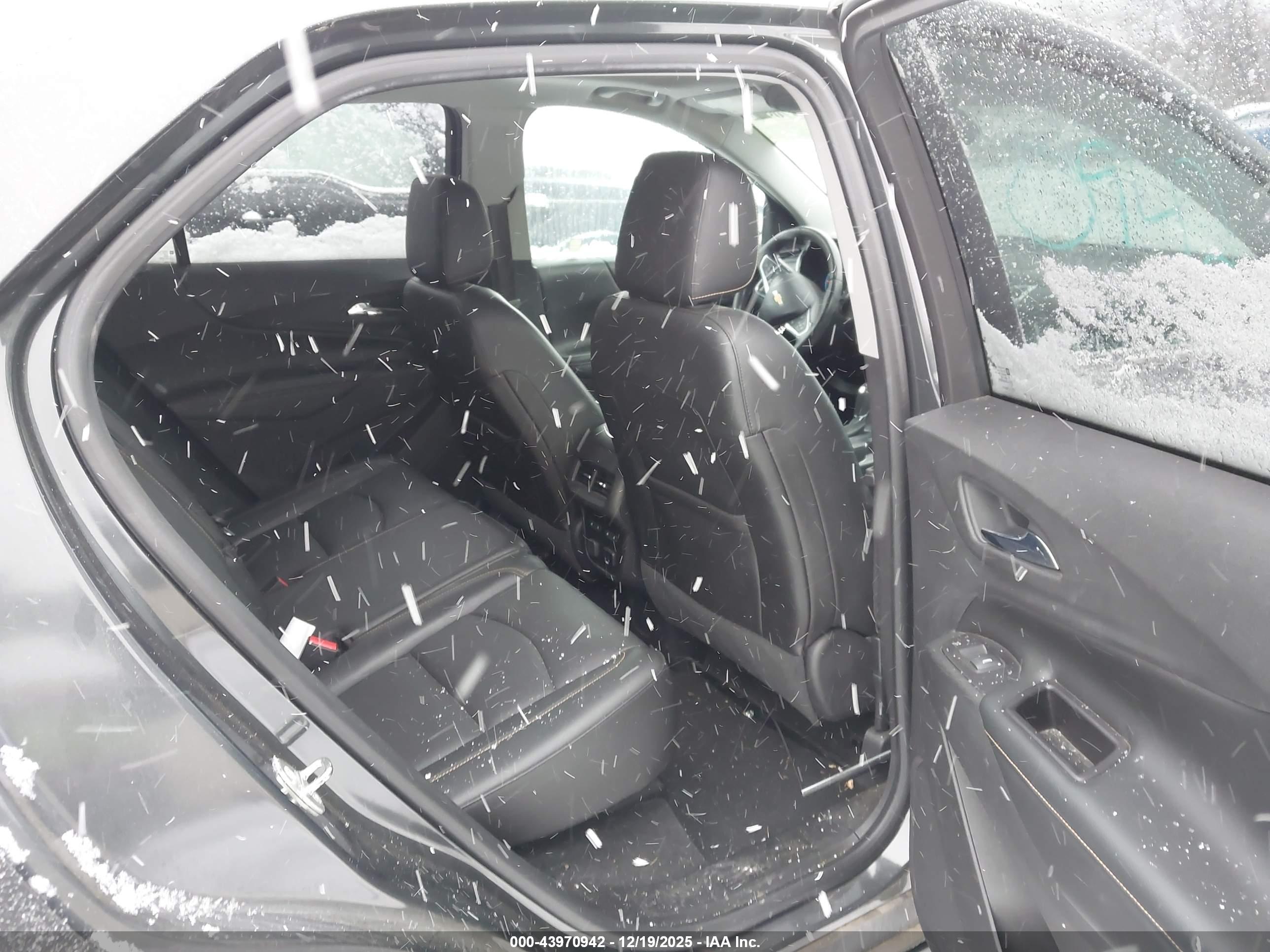 CHEVROLET EQUINOX image 8