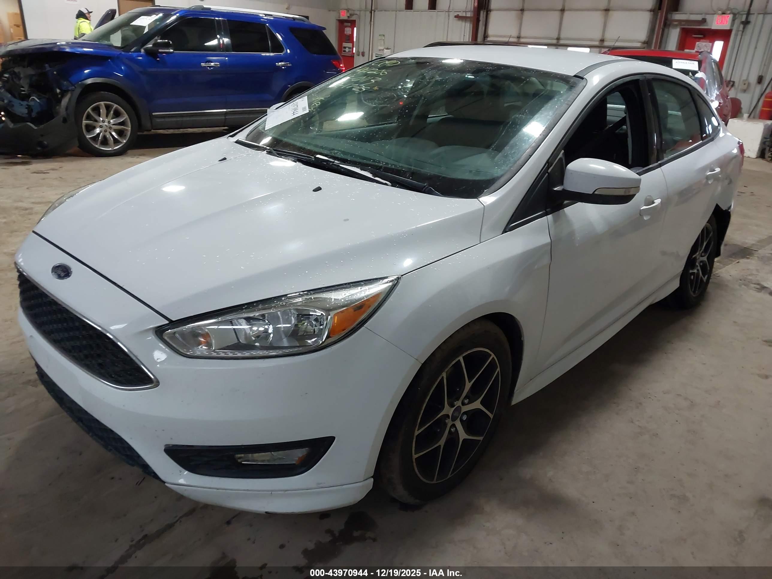 FORD FOCUS image 2
