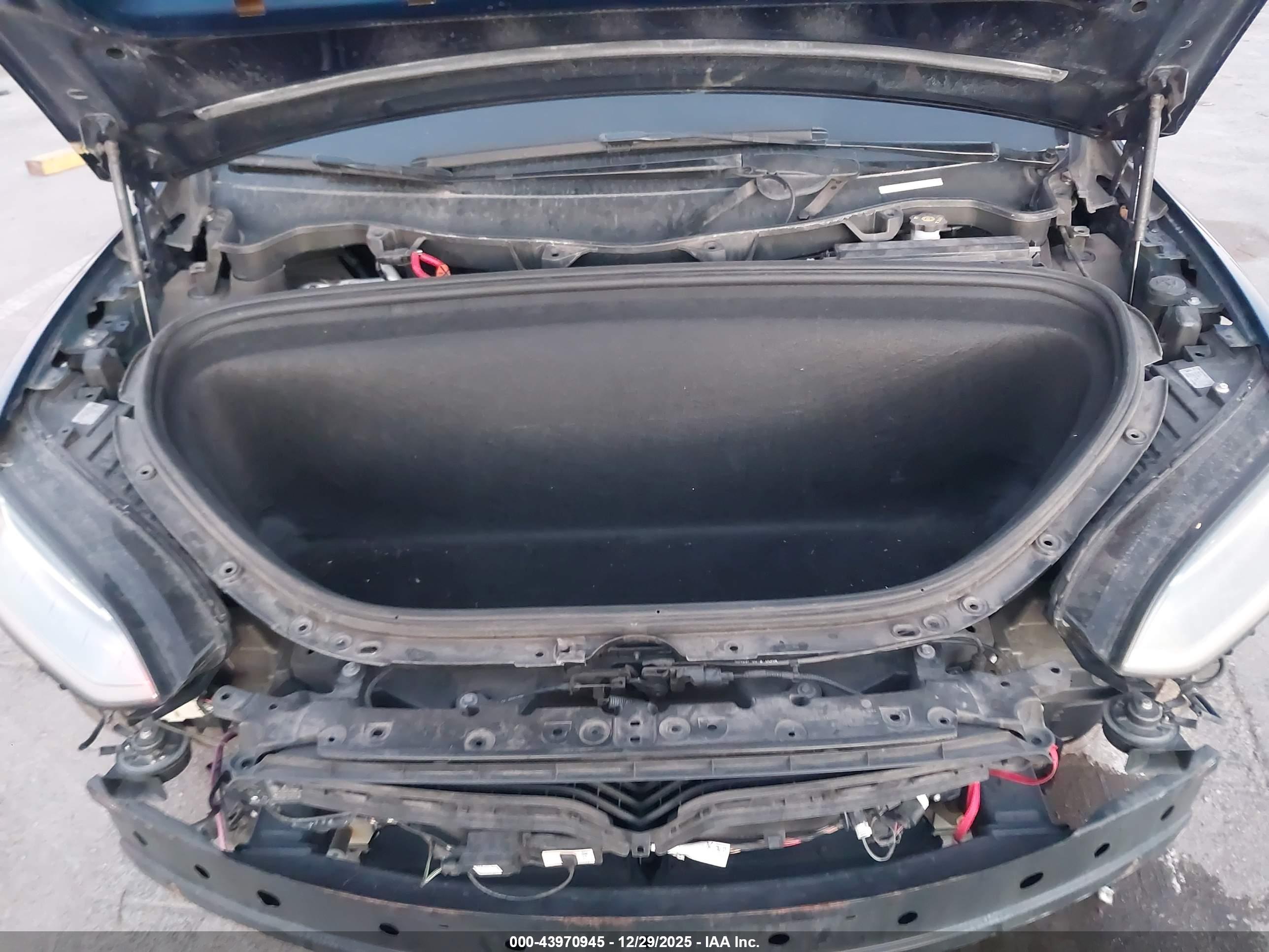 TESLA MODEL image 10